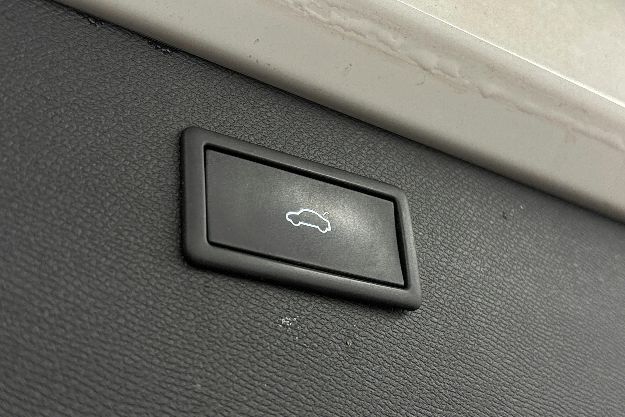 Valkoinen CUPRA Formentor 2021 kuva 15.