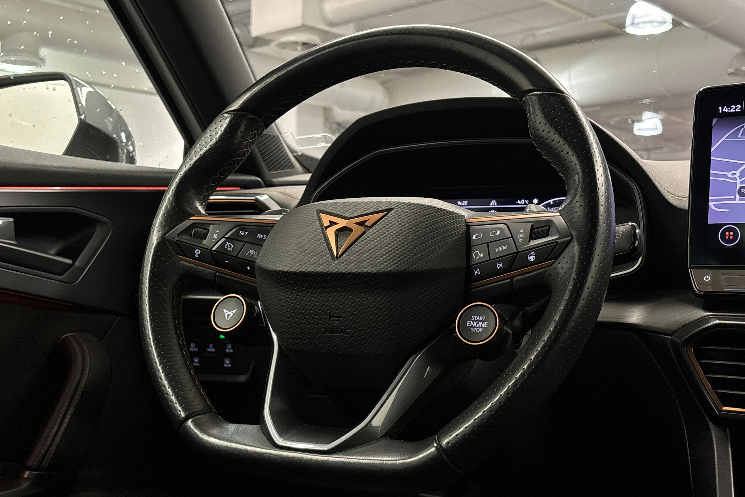 Valkoinen CUPRA Formentor 2021 kuva 18.