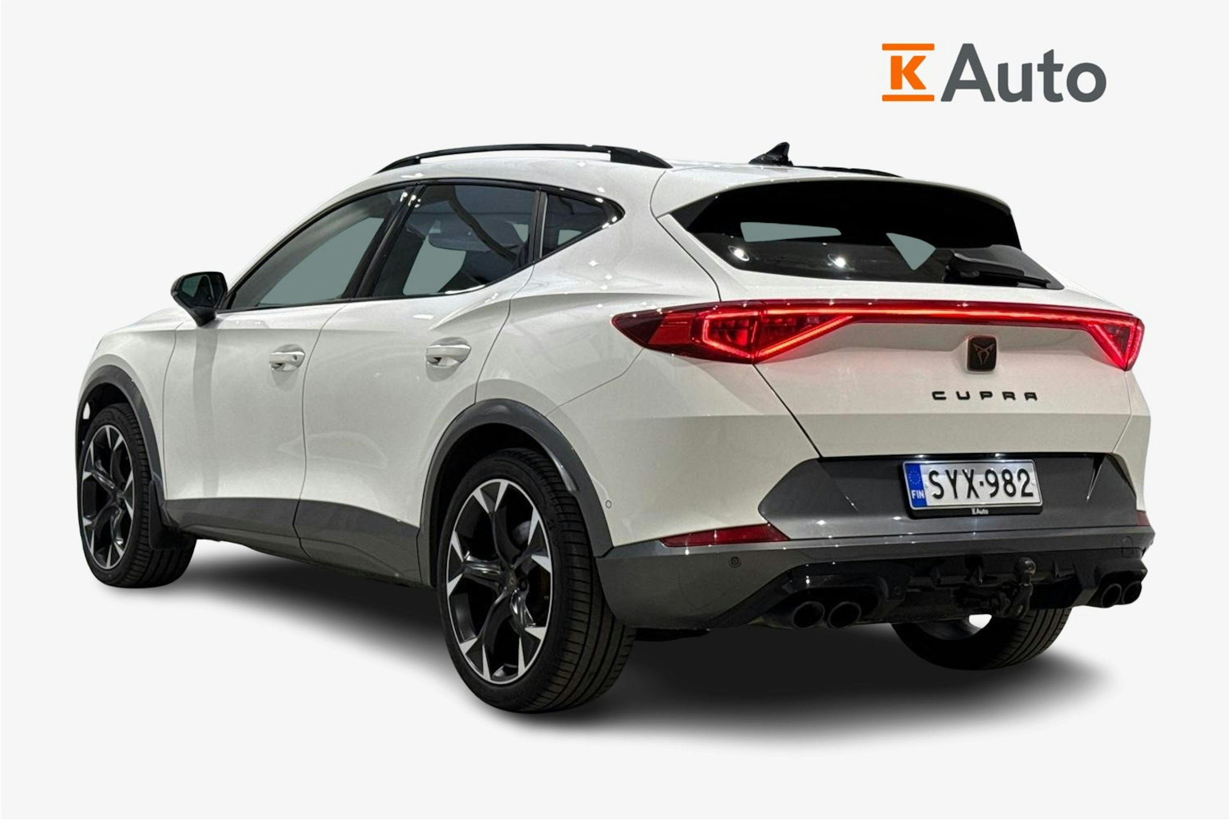 valkoinen CUPRA Formentor 2021 kuva 2.