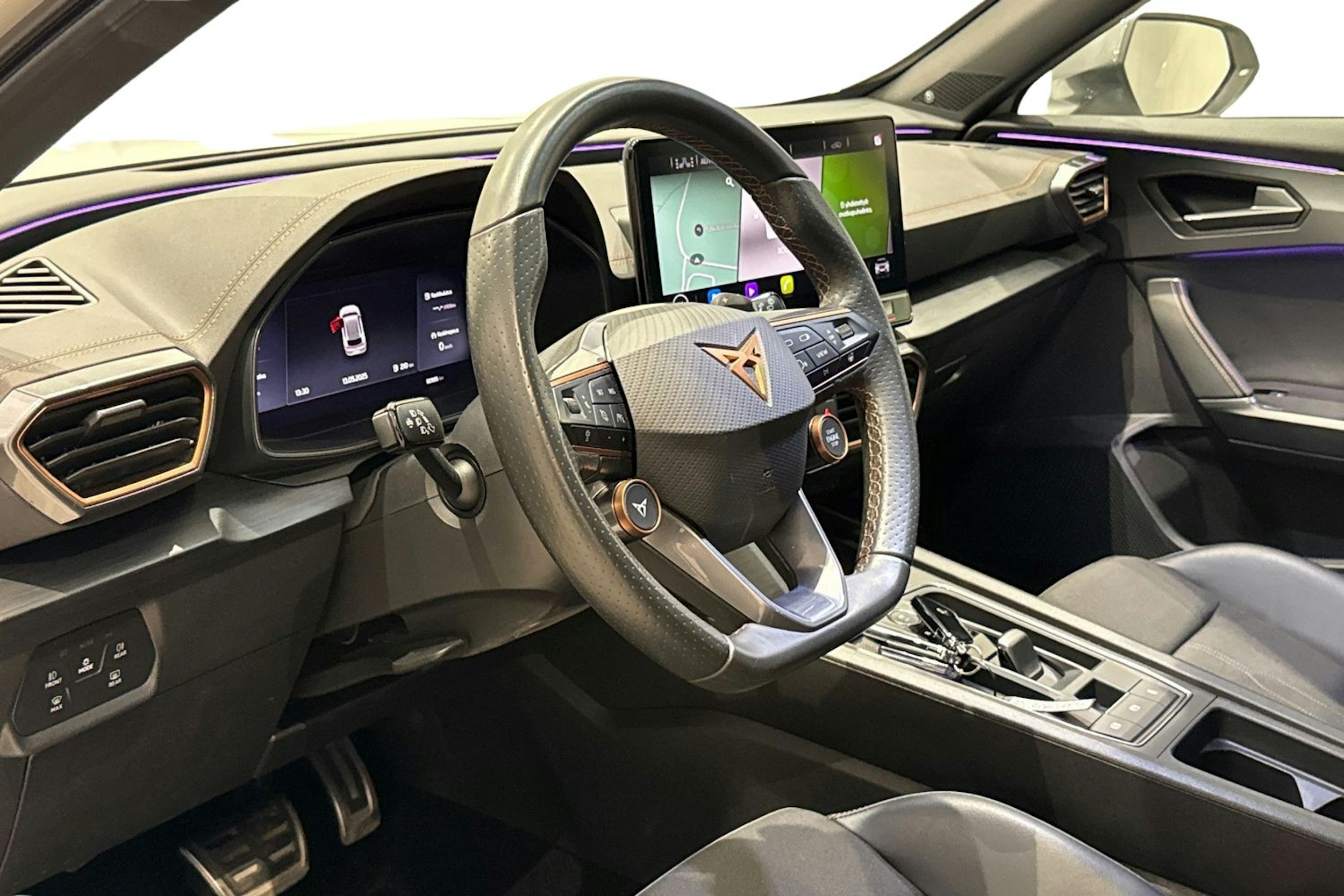 valkoinen CUPRA Formentor 2021 kuva 7.