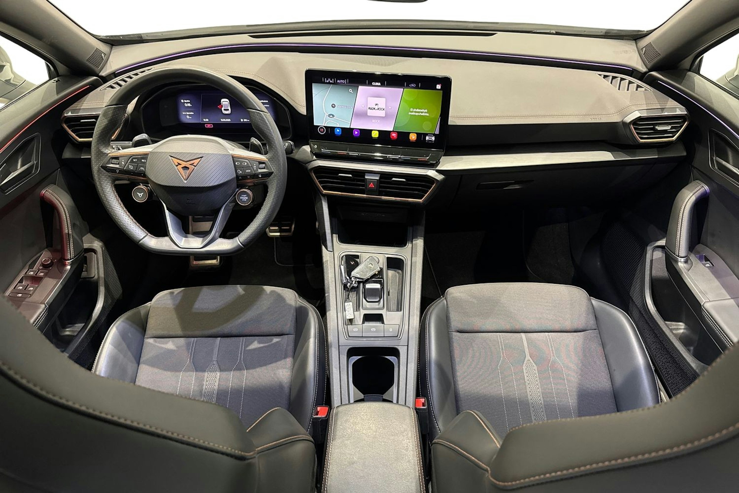 valkoinen CUPRA Formentor 2021 kuva 9.