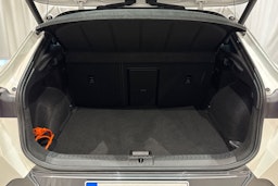 valkoinen CUPRA Formentor 2021 kuva 14.