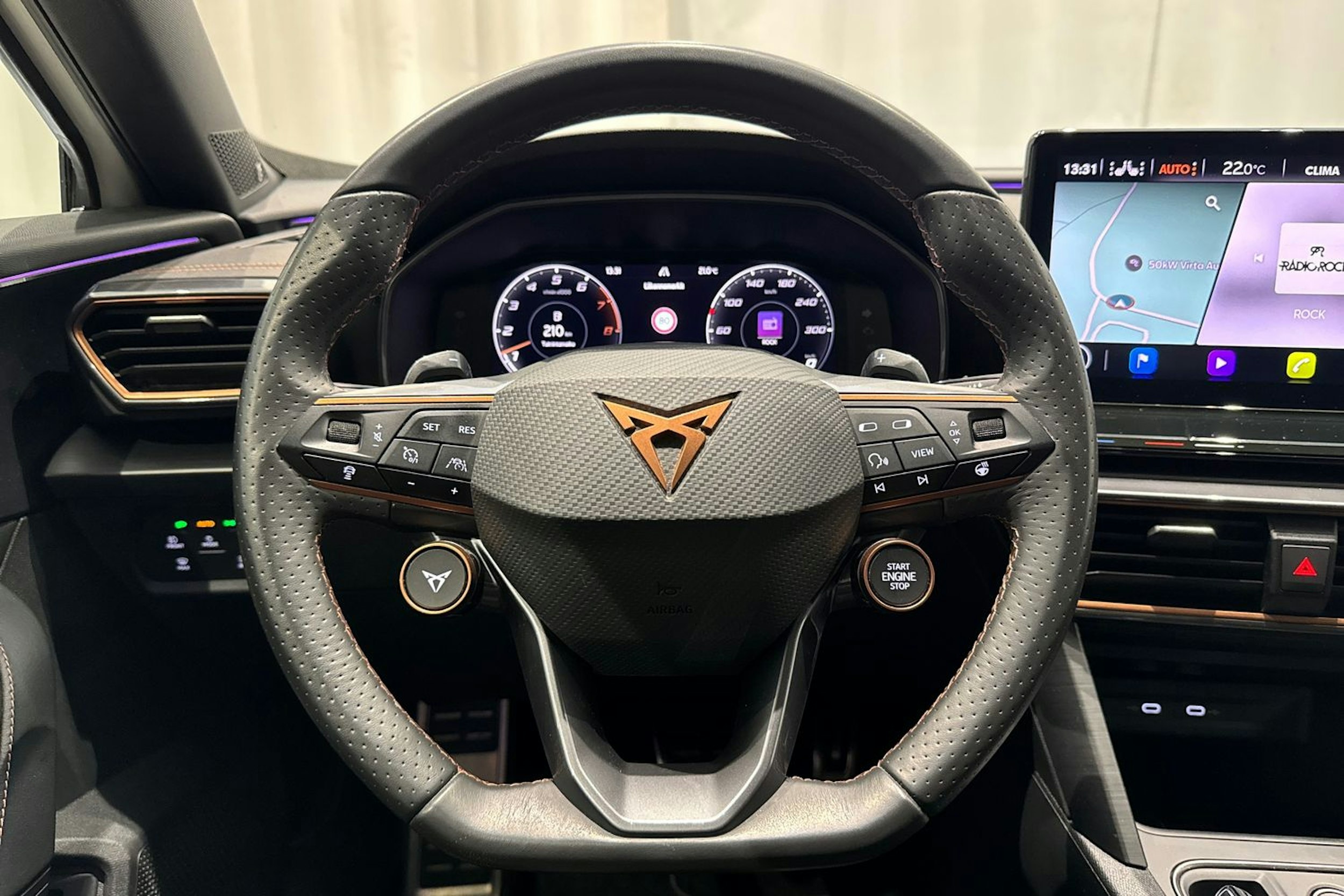 valkoinen CUPRA Formentor 2021 kuva 16.