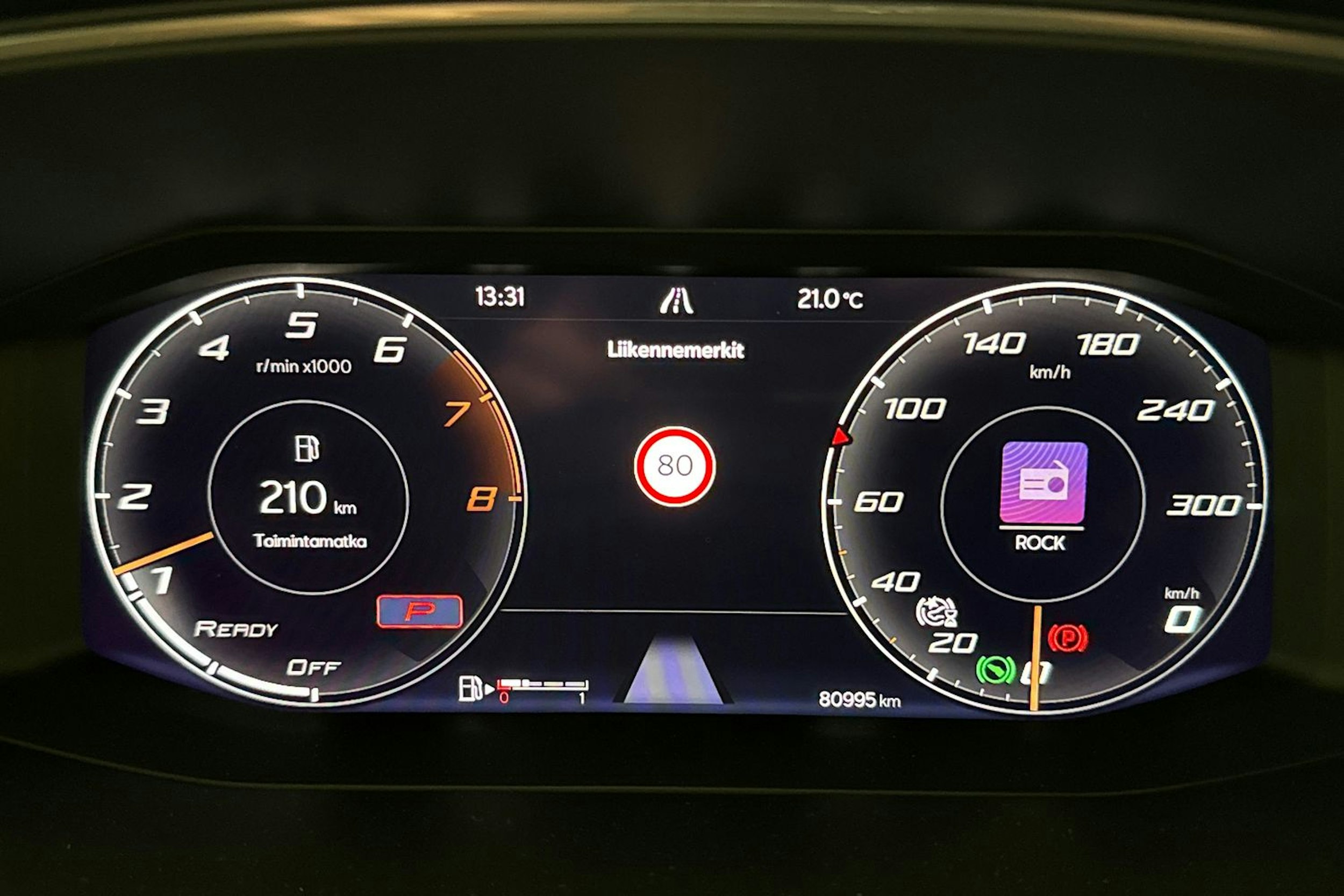 valkoinen CUPRA Formentor 2021 kuva 17.