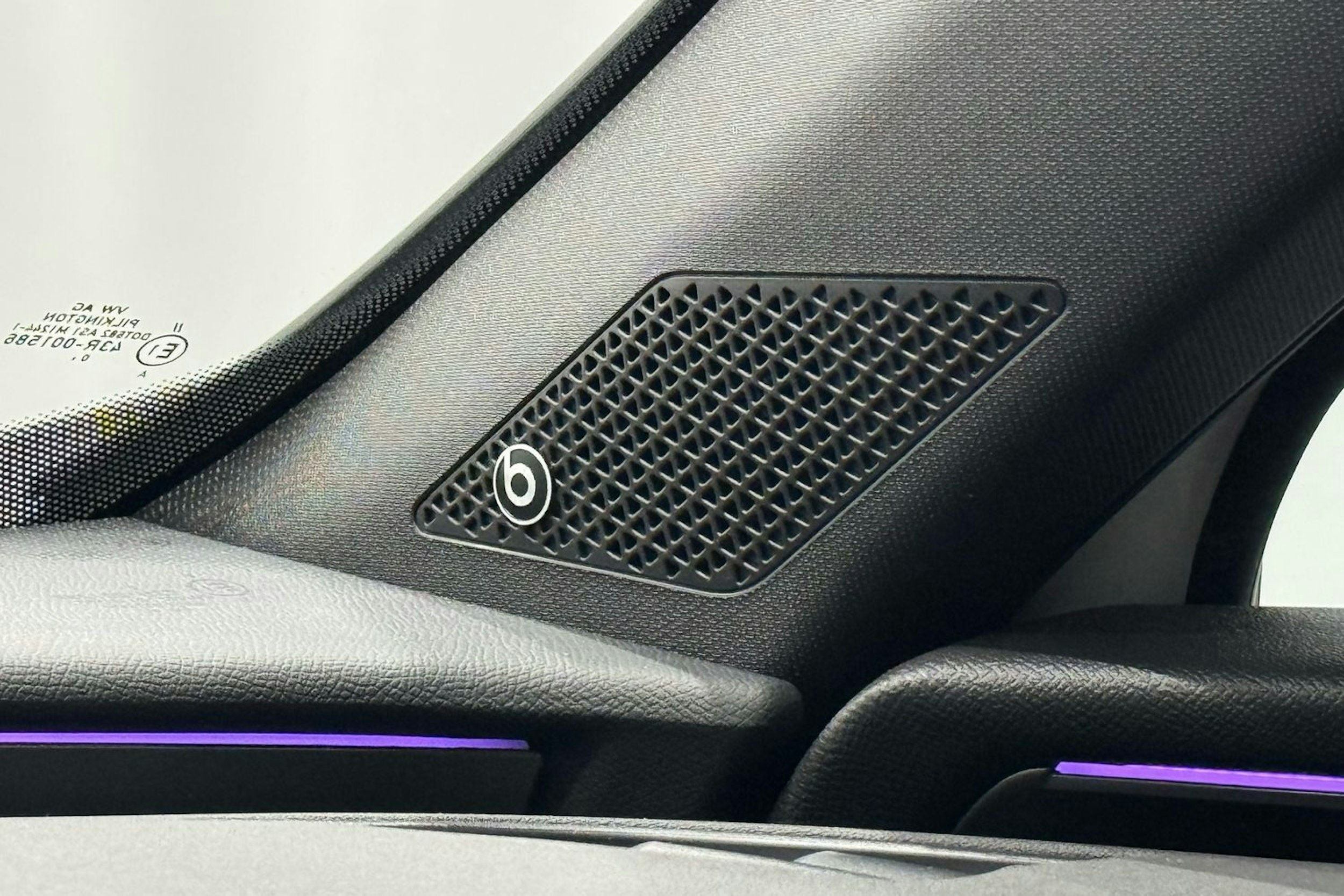 valkoinen CUPRA Formentor 2021 kuva 18.