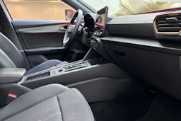 valkoinen CUPRA Formentor 2021 kuva 29.