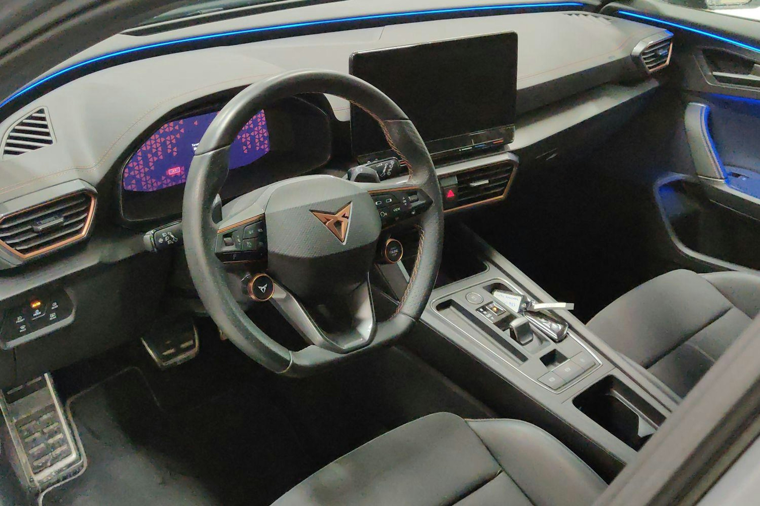 harmaa CUPRA Formentor 2021 kuva 3.