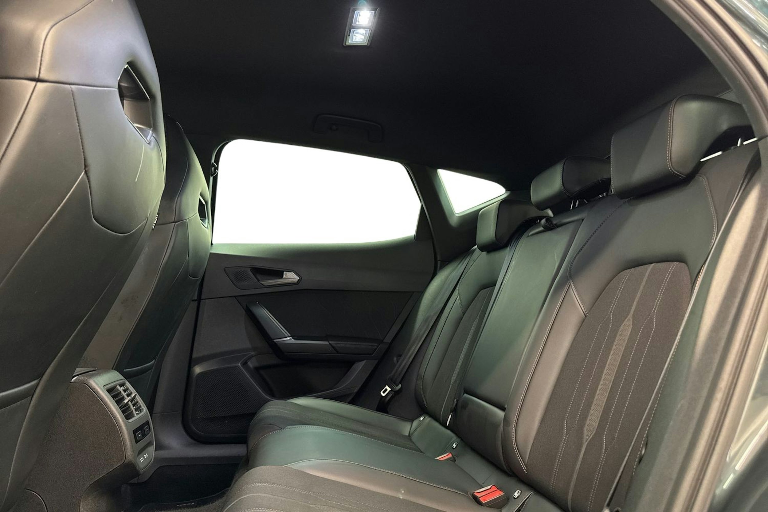 vihreä CUPRA Formentor 2021 kuva 8.