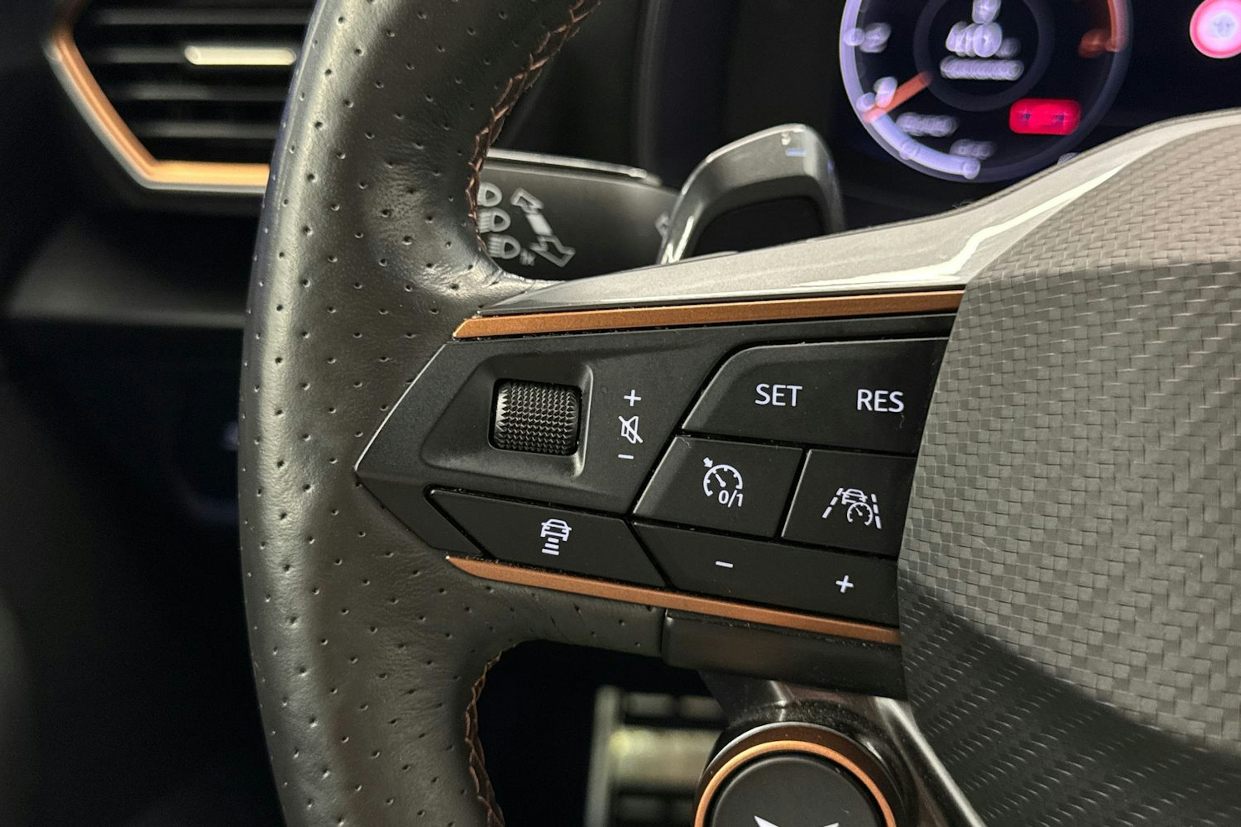 vihreä CUPRA Formentor 2021 kuva 16.