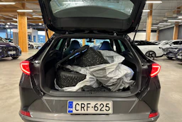 musta CUPRA Formentor 2022 kuva 7.