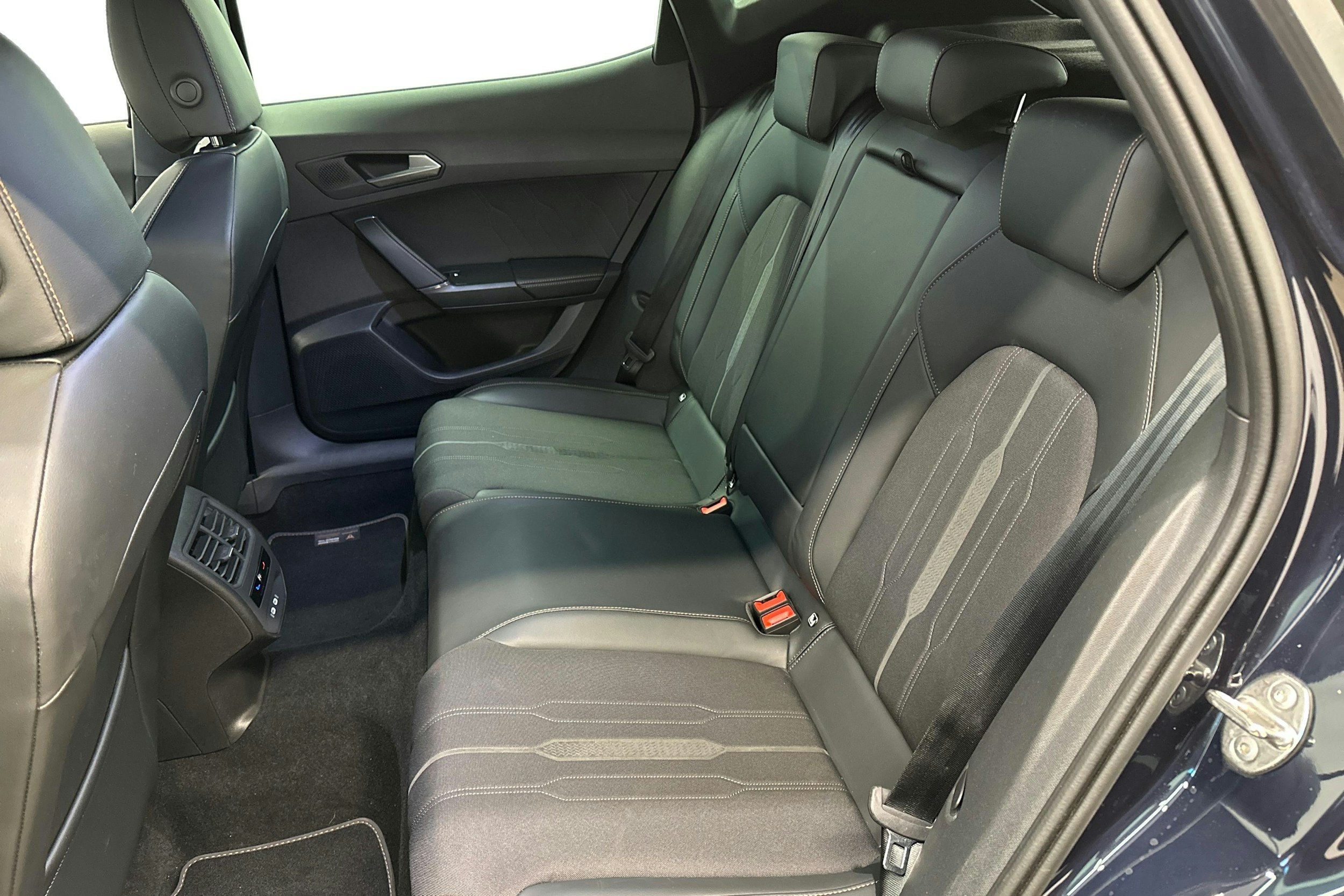 sininen CUPRA Formentor 2022 kuva 10.