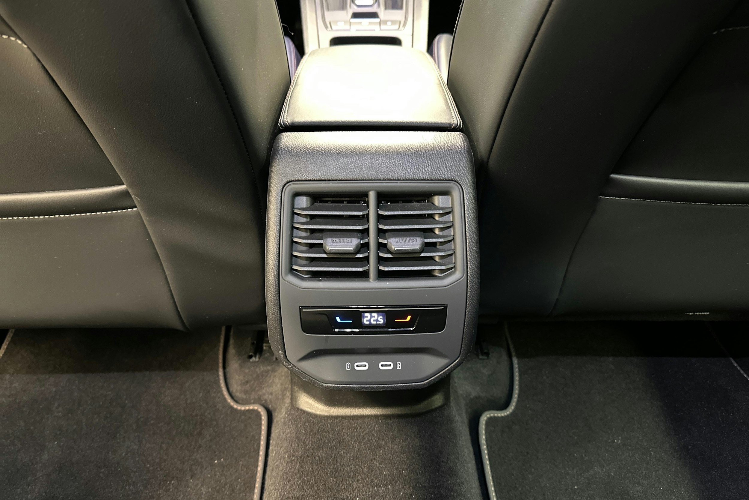 sininen CUPRA Formentor 2022 kuva 11.