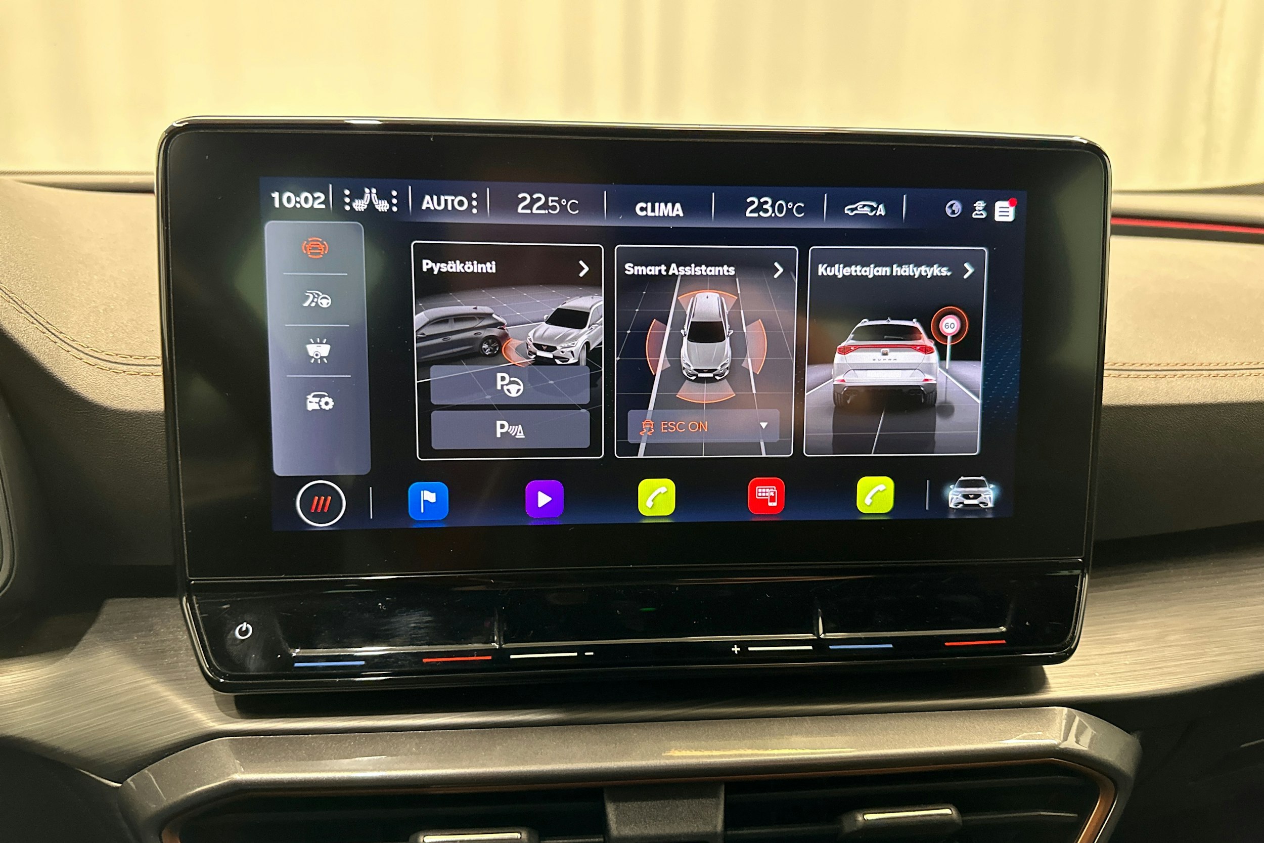 sininen CUPRA Formentor 2022 kuva 24.