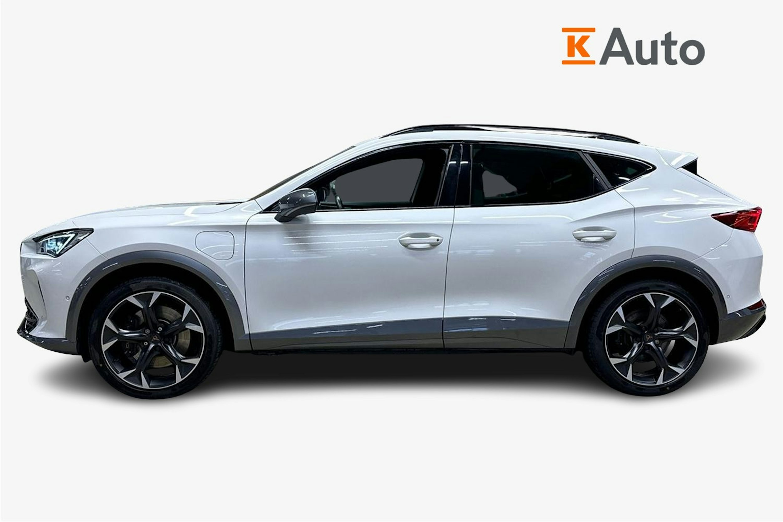 valkoinen CUPRA Formentor 2022 kuva 6.