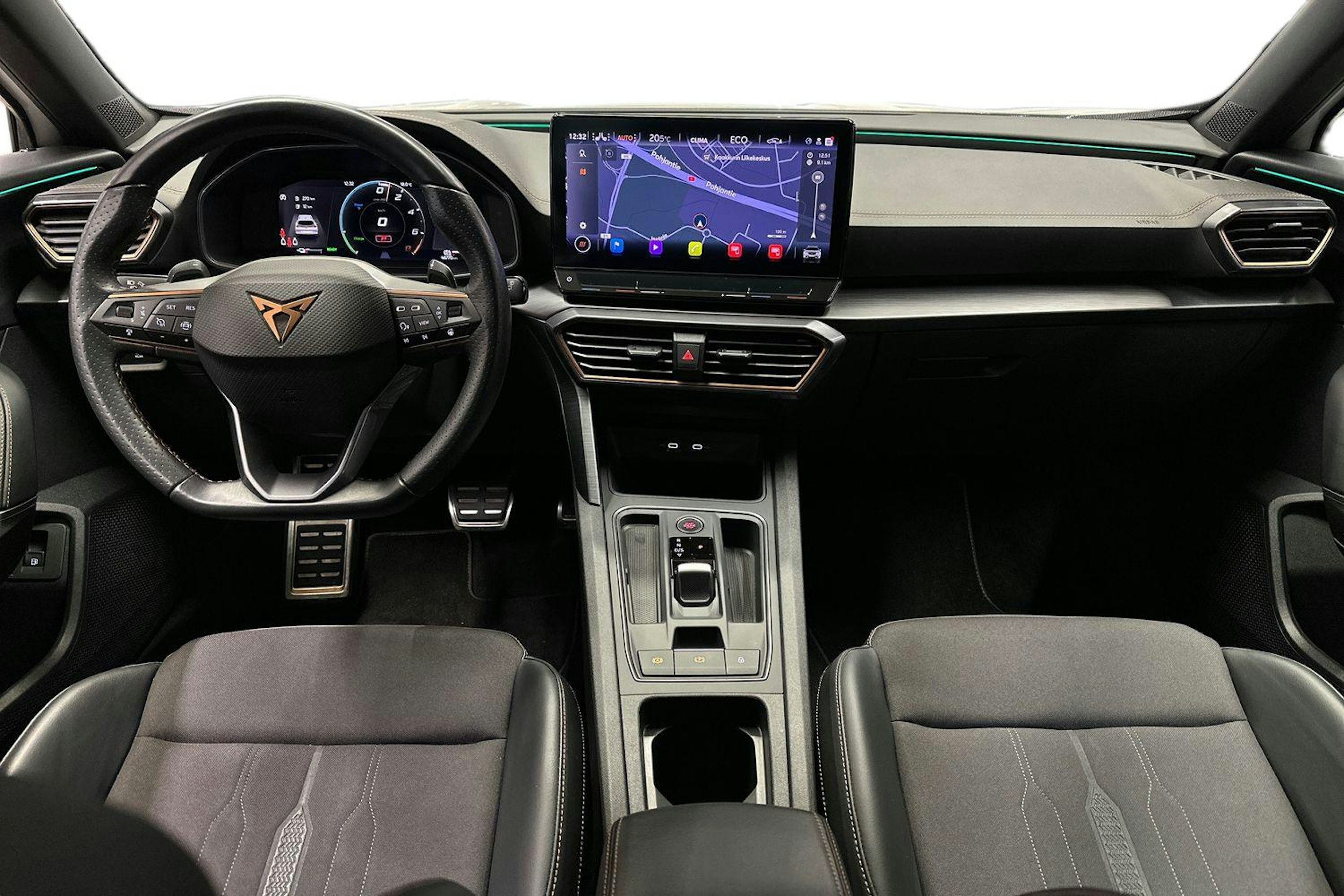 valkoinen CUPRA Formentor 2022 kuva 9.