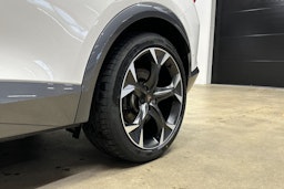 valkoinen CUPRA Formentor 2022 kuva 11.