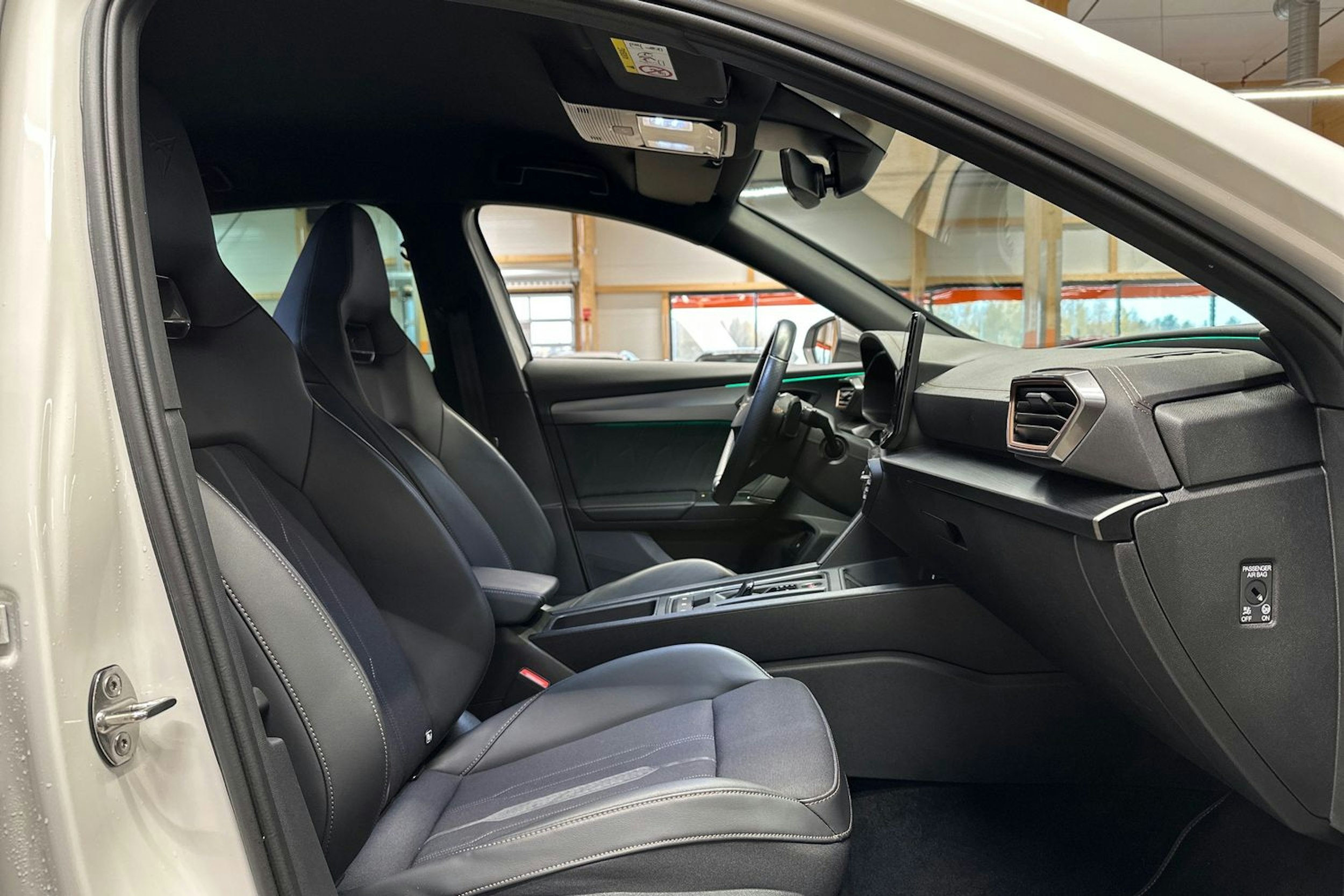 valkoinen CUPRA Formentor 2022 kuva 14.