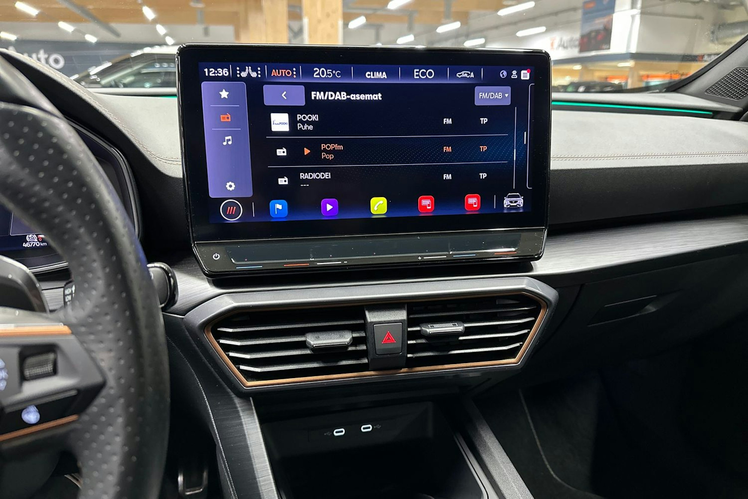 valkoinen CUPRA Formentor 2022 kuva 22.