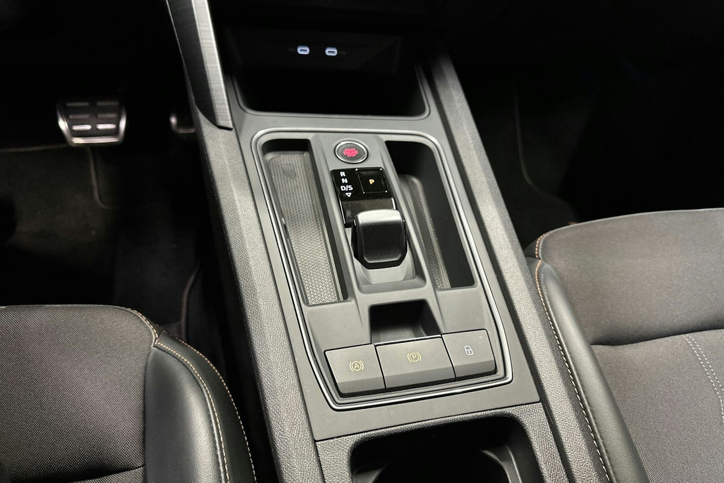 valkoinen CUPRA Formentor 2022 kuva 23.