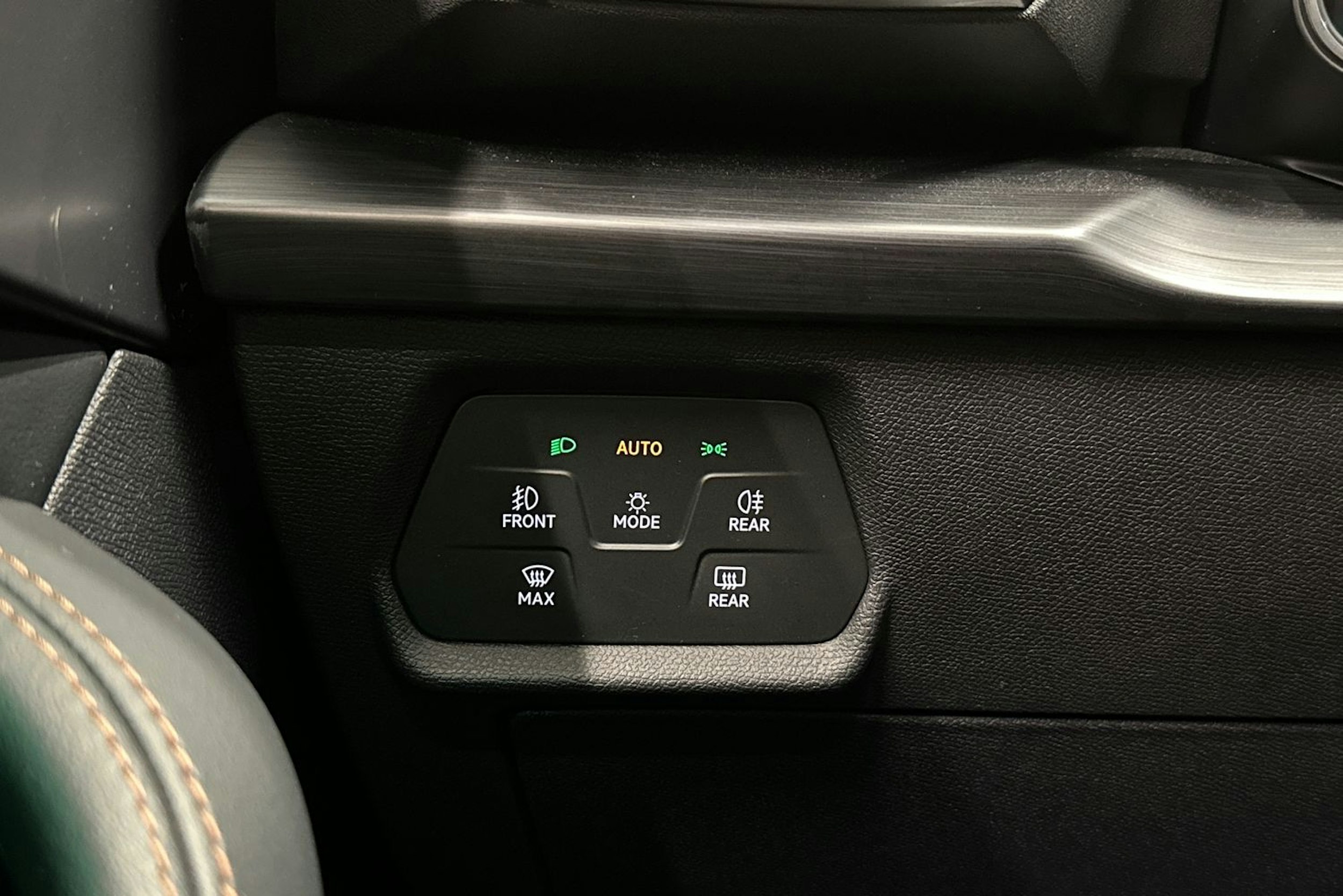 valkoinen CUPRA Formentor 2022 kuva 27.