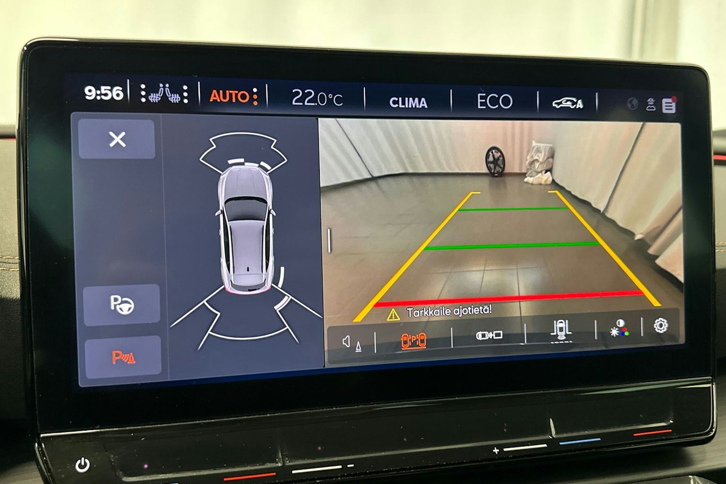 valkoinen CUPRA Formentor 2022 kuva 32.