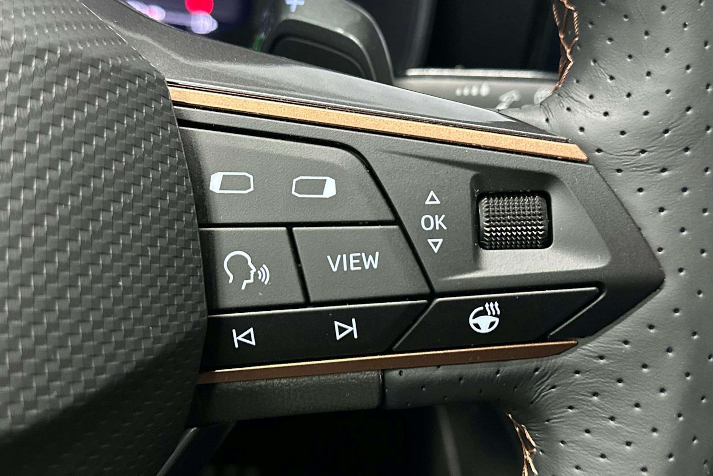 valkoinen CUPRA Formentor 2022 kuva 34.