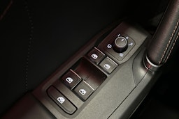 valkoinen CUPRA Formentor 2022 kuva 36.