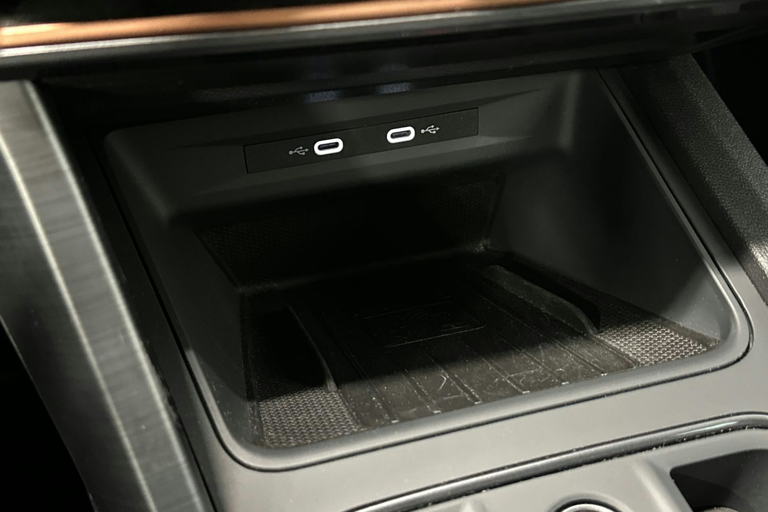 valkoinen CUPRA Formentor 2022 kuva 37.