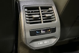 valkoinen CUPRA Formentor 2022 kuva 41.