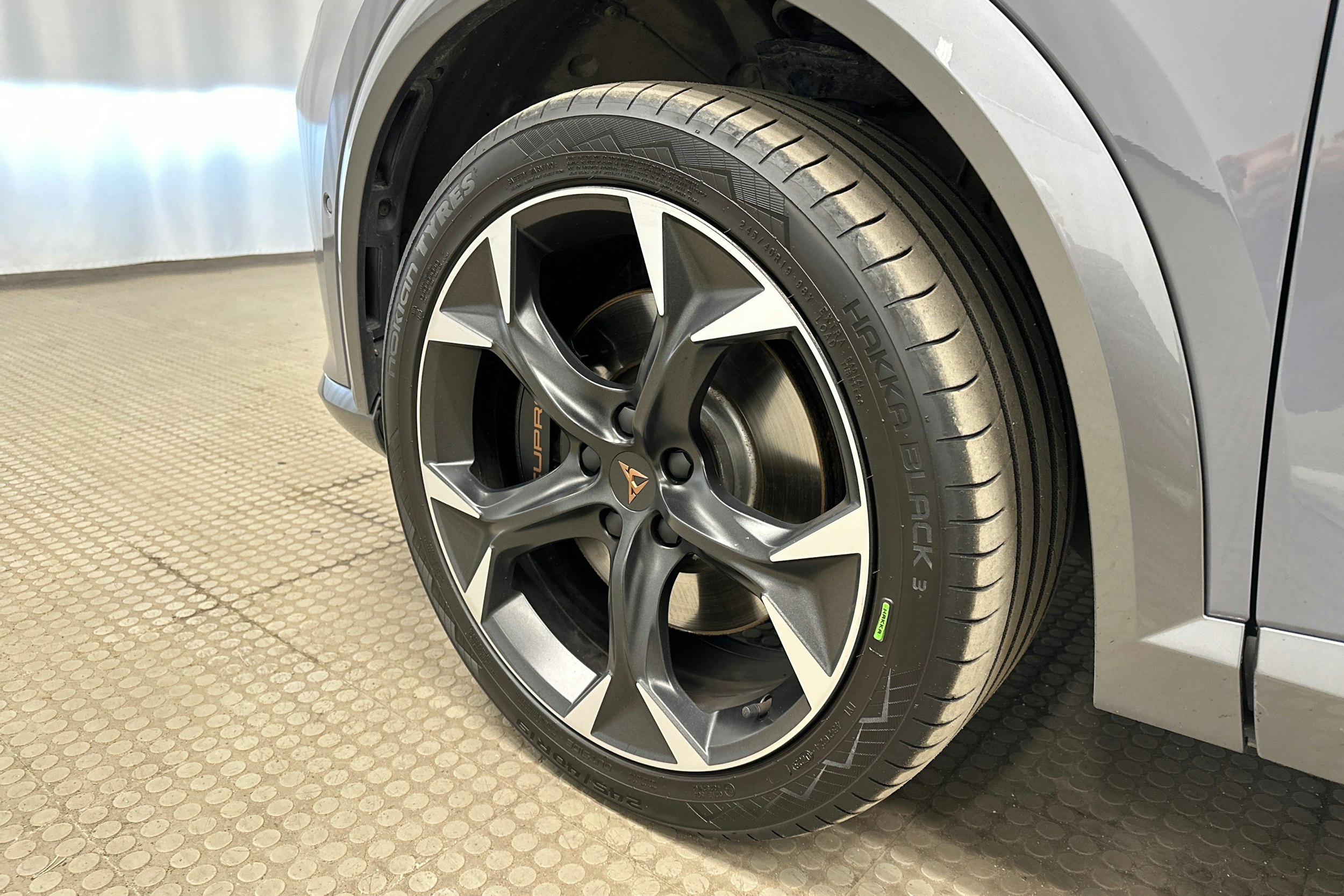 harmaa CUPRA Formentor 2022 kuva 11.