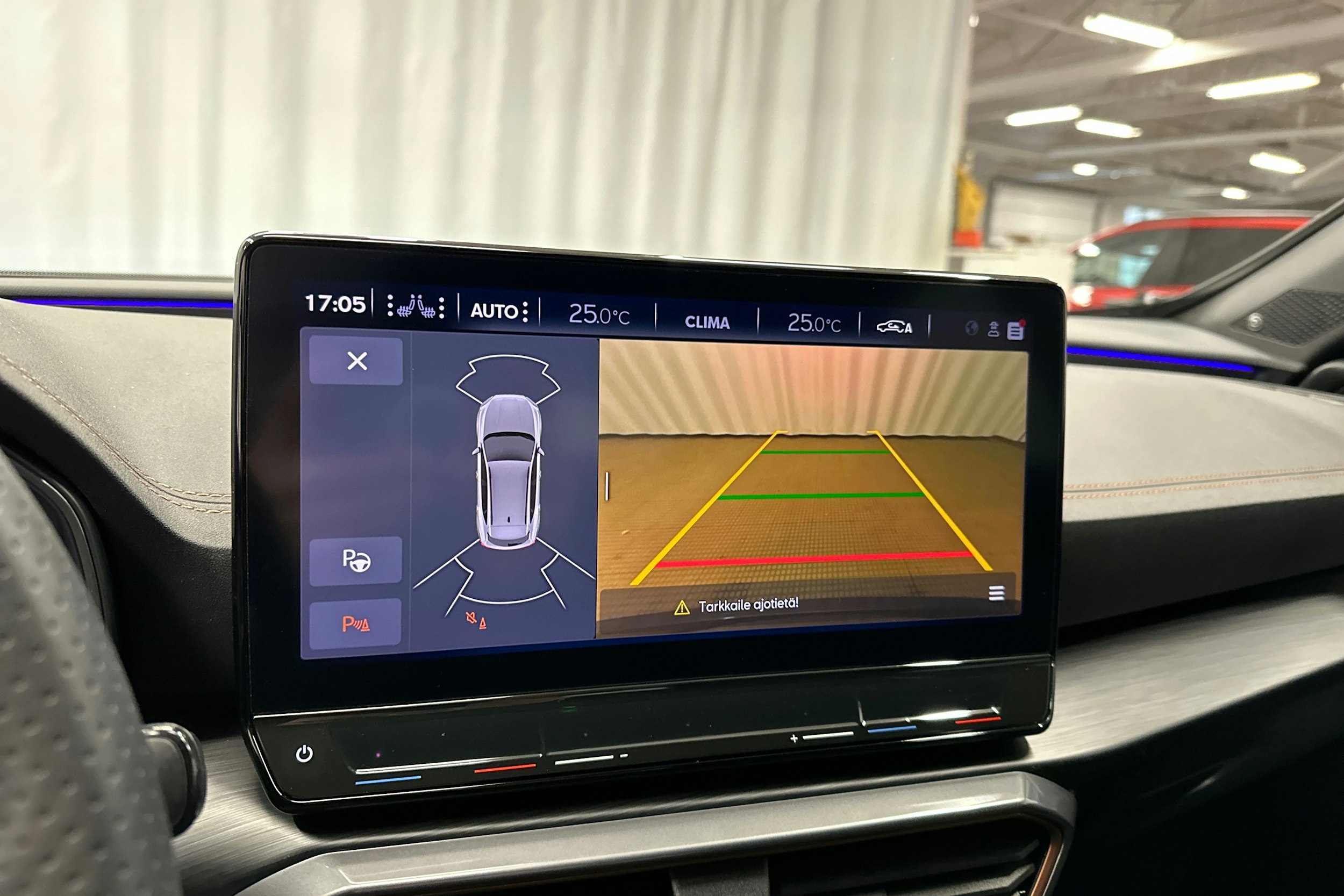 harmaa CUPRA Formentor 2022 kuva 18.