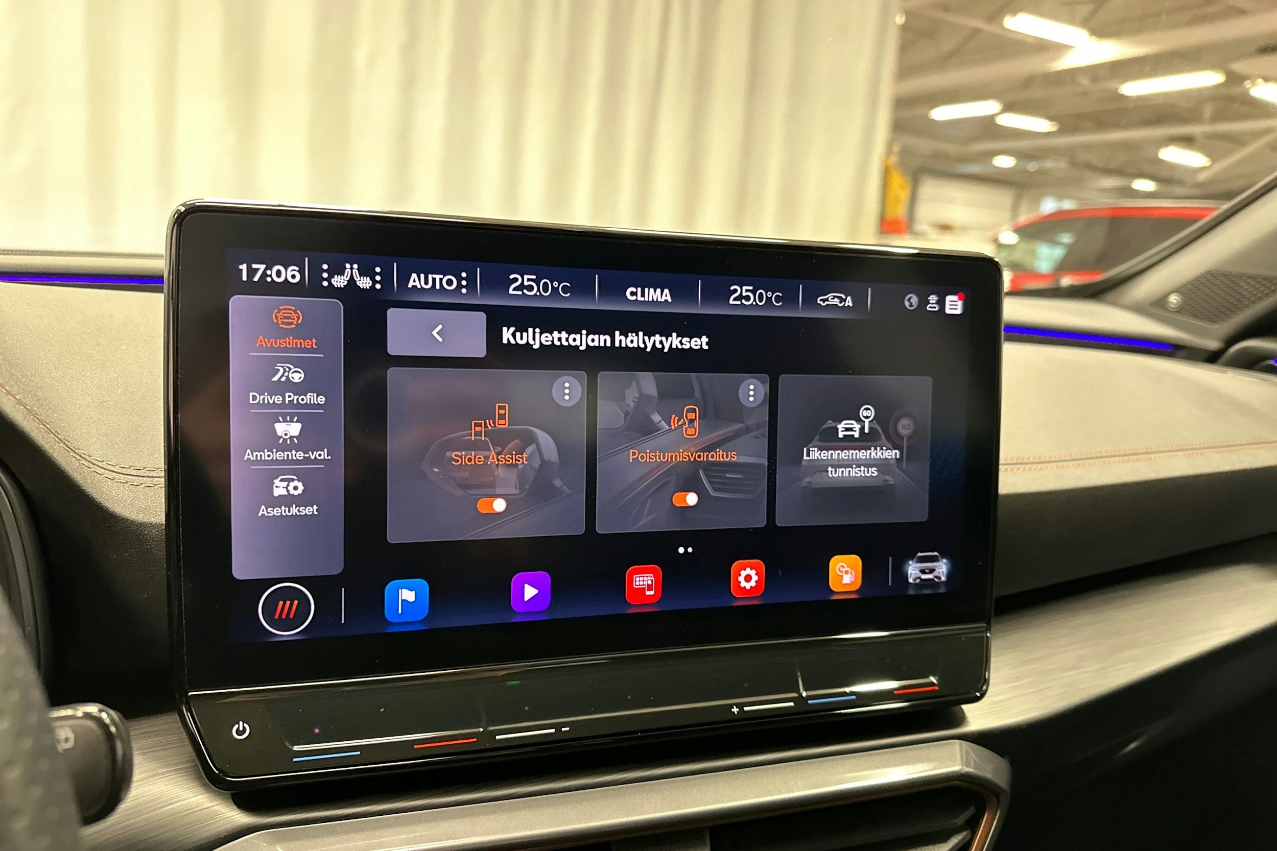 harmaa CUPRA Formentor 2022 kuva 24.