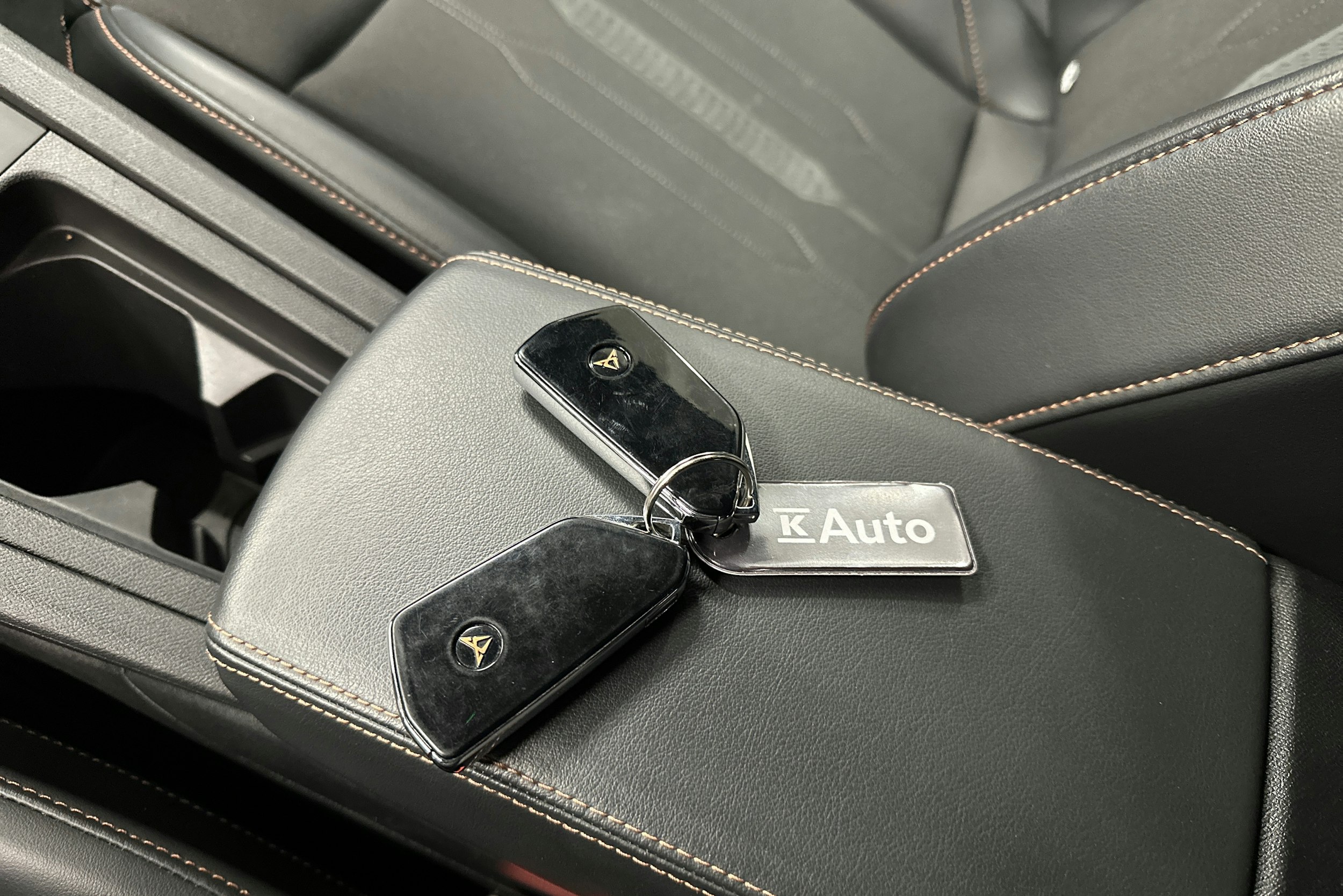 harmaa CUPRA Formentor 2022 kuva 34.
