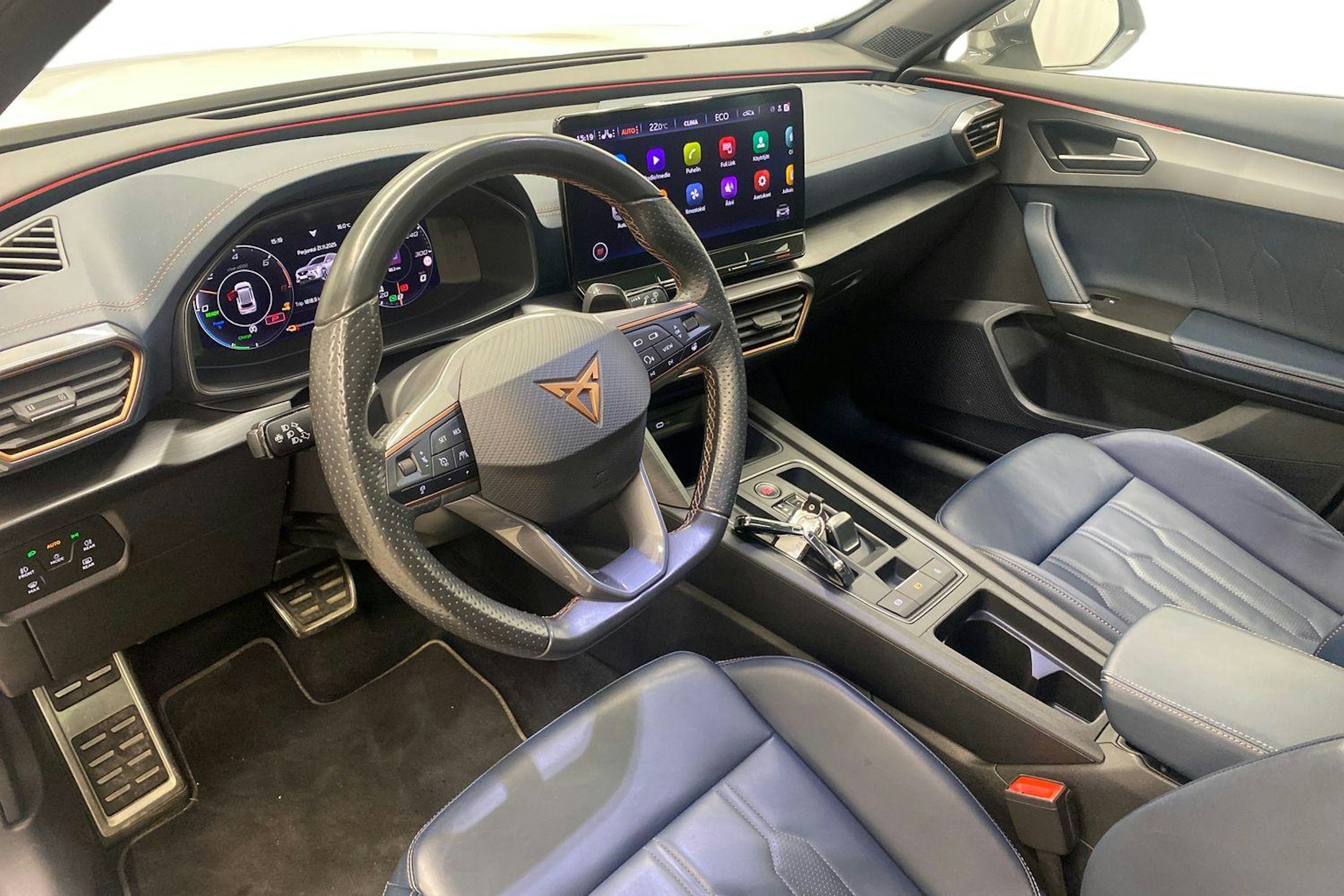 Valkoinen CUPRA Formentor 2022 kuva 7.