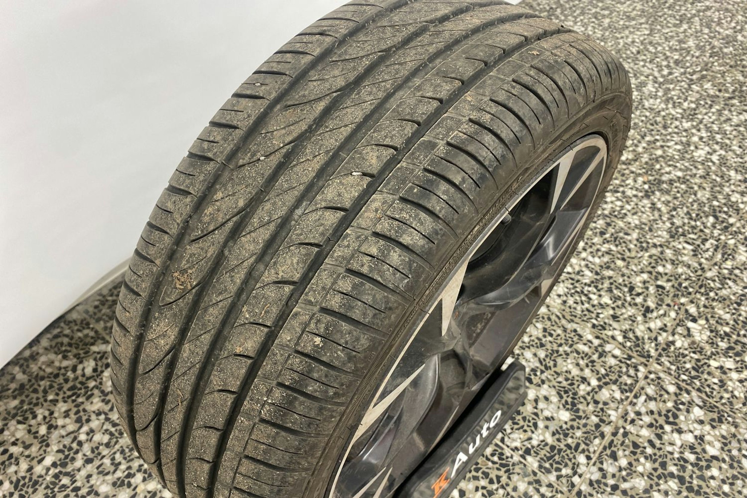 Valkoinen CUPRA Formentor 2022 kuva 14.