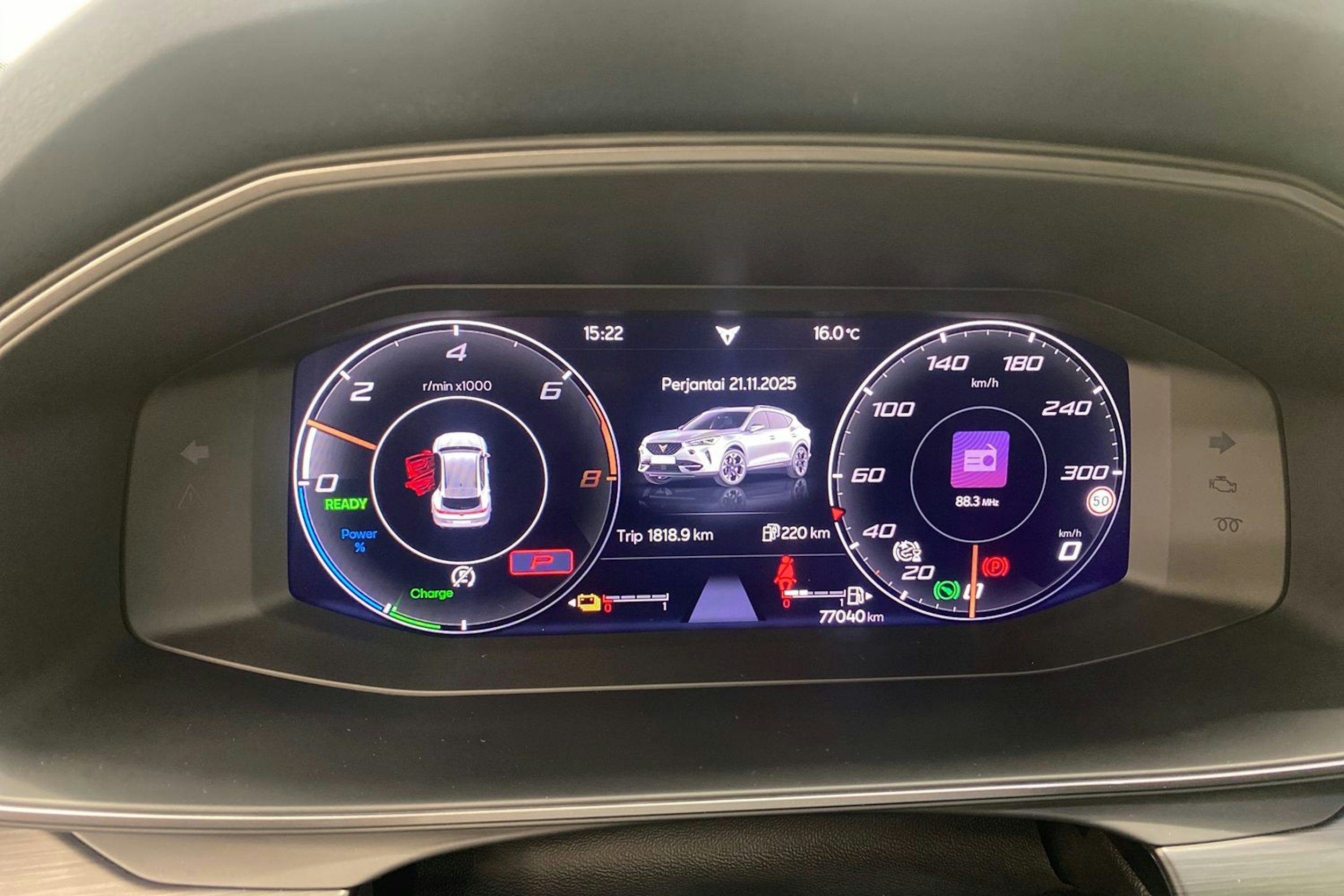 Valkoinen CUPRA Formentor 2022 kuva 15.