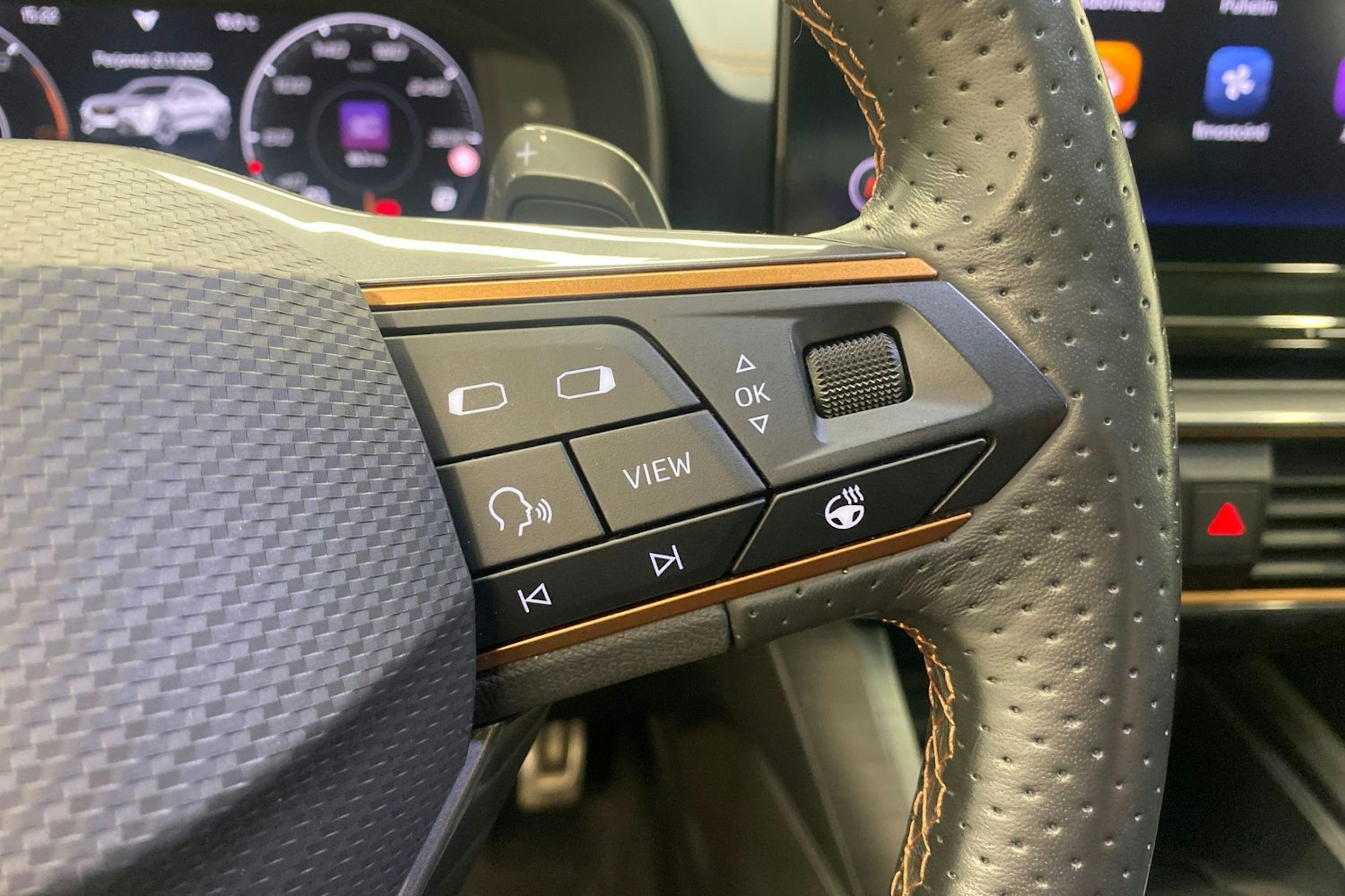 Valkoinen CUPRA Formentor 2022 kuva 17.