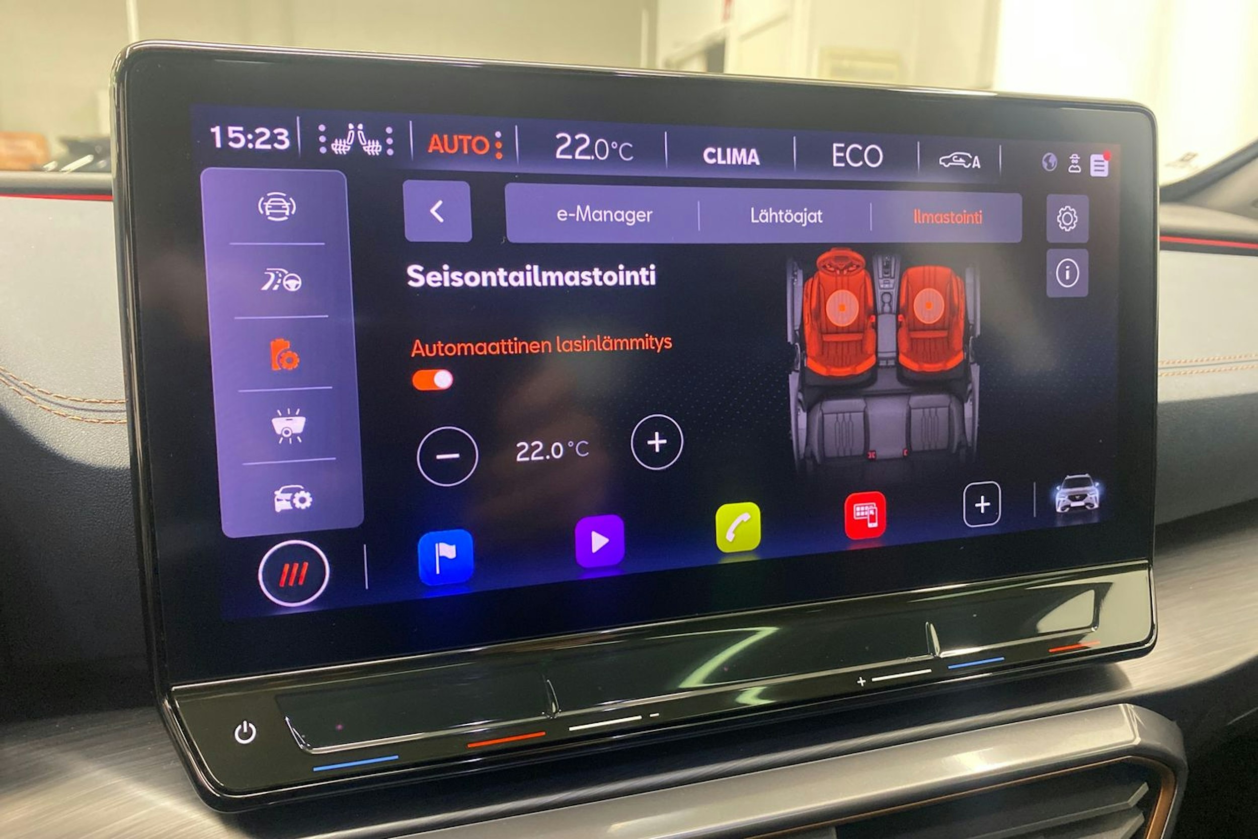 Valkoinen CUPRA Formentor 2022 kuva 21.