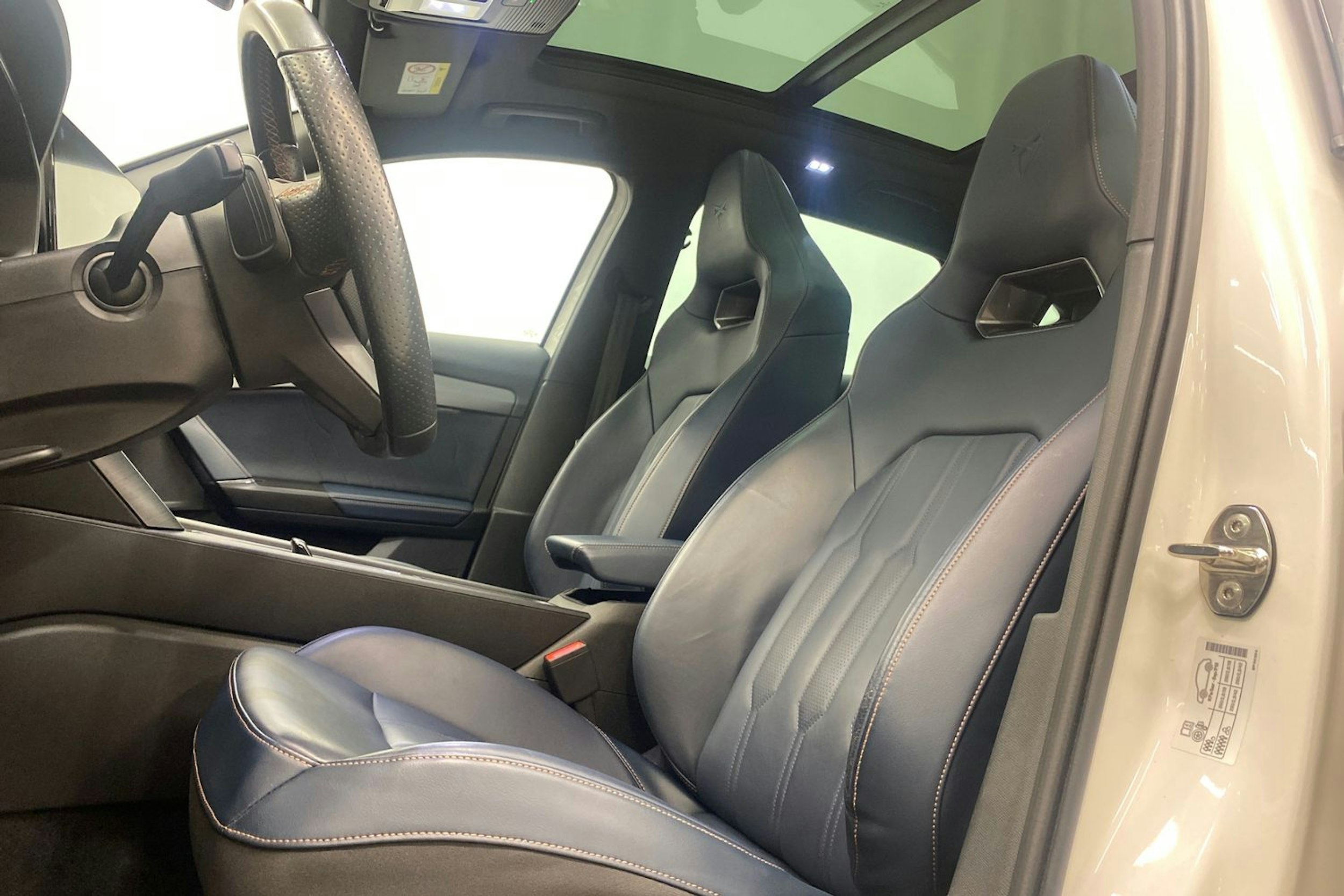 Valkoinen CUPRA Formentor 2022 kuva 27.