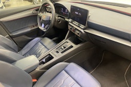 Valkoinen CUPRA Formentor 2022 kuva 28.