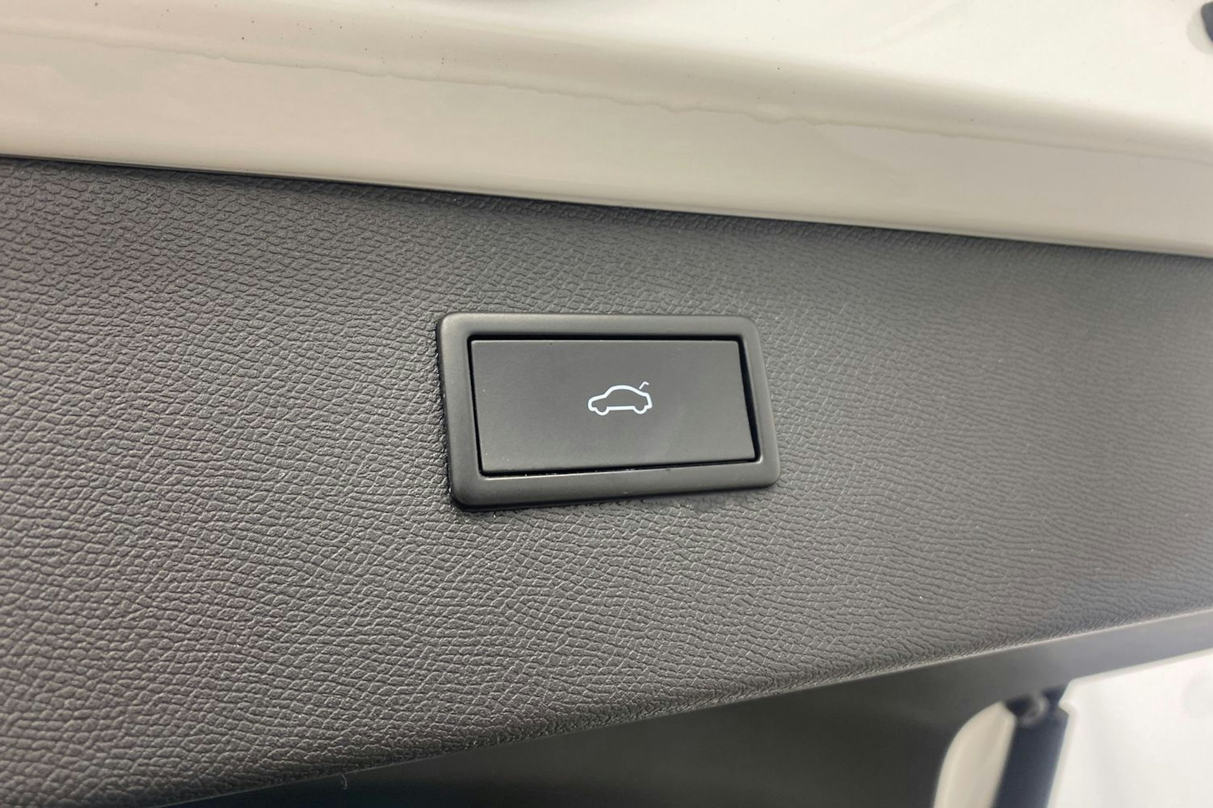 Valkoinen CUPRA Formentor 2022 kuva 31.