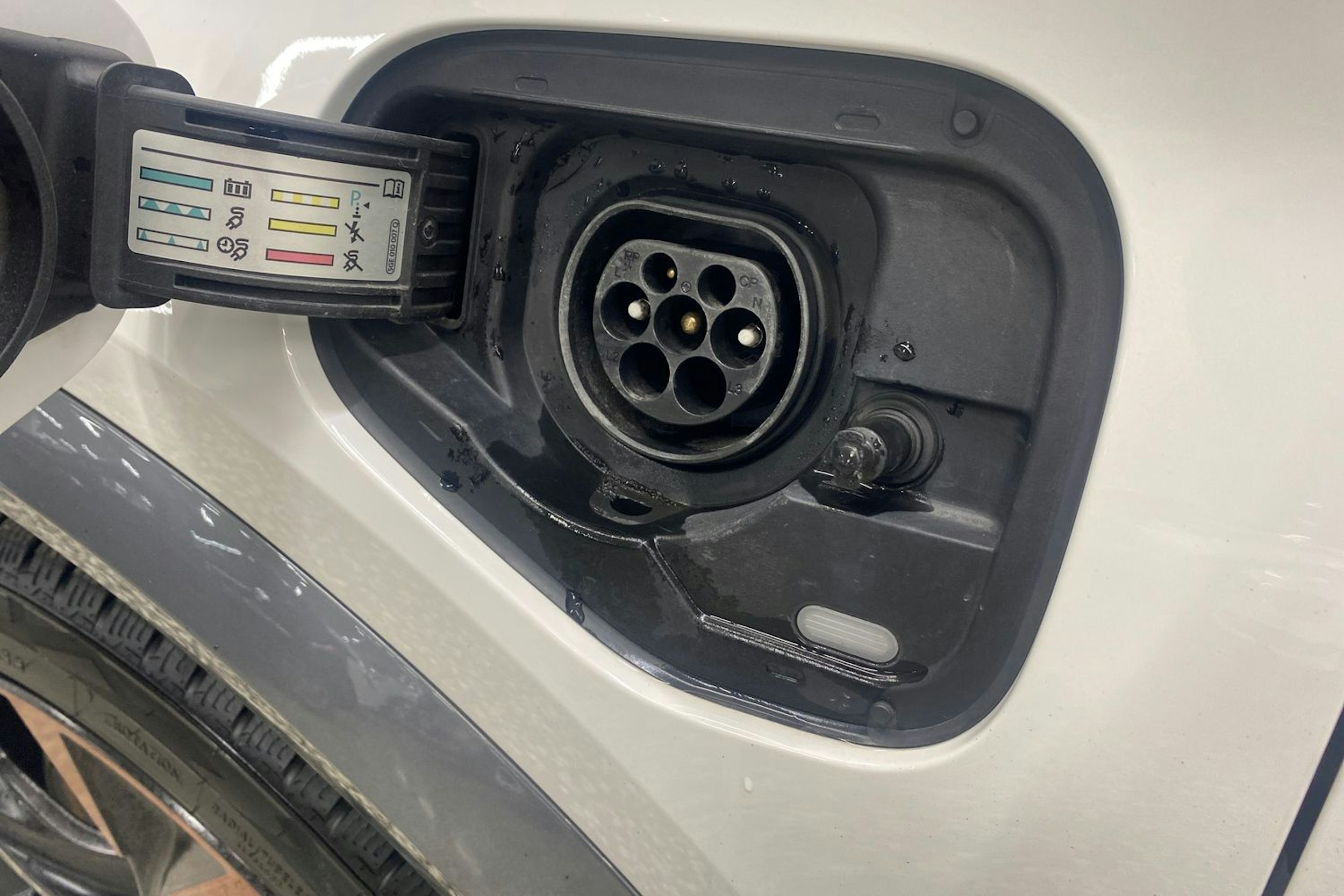 Valkoinen CUPRA Formentor 2022 kuva 32.