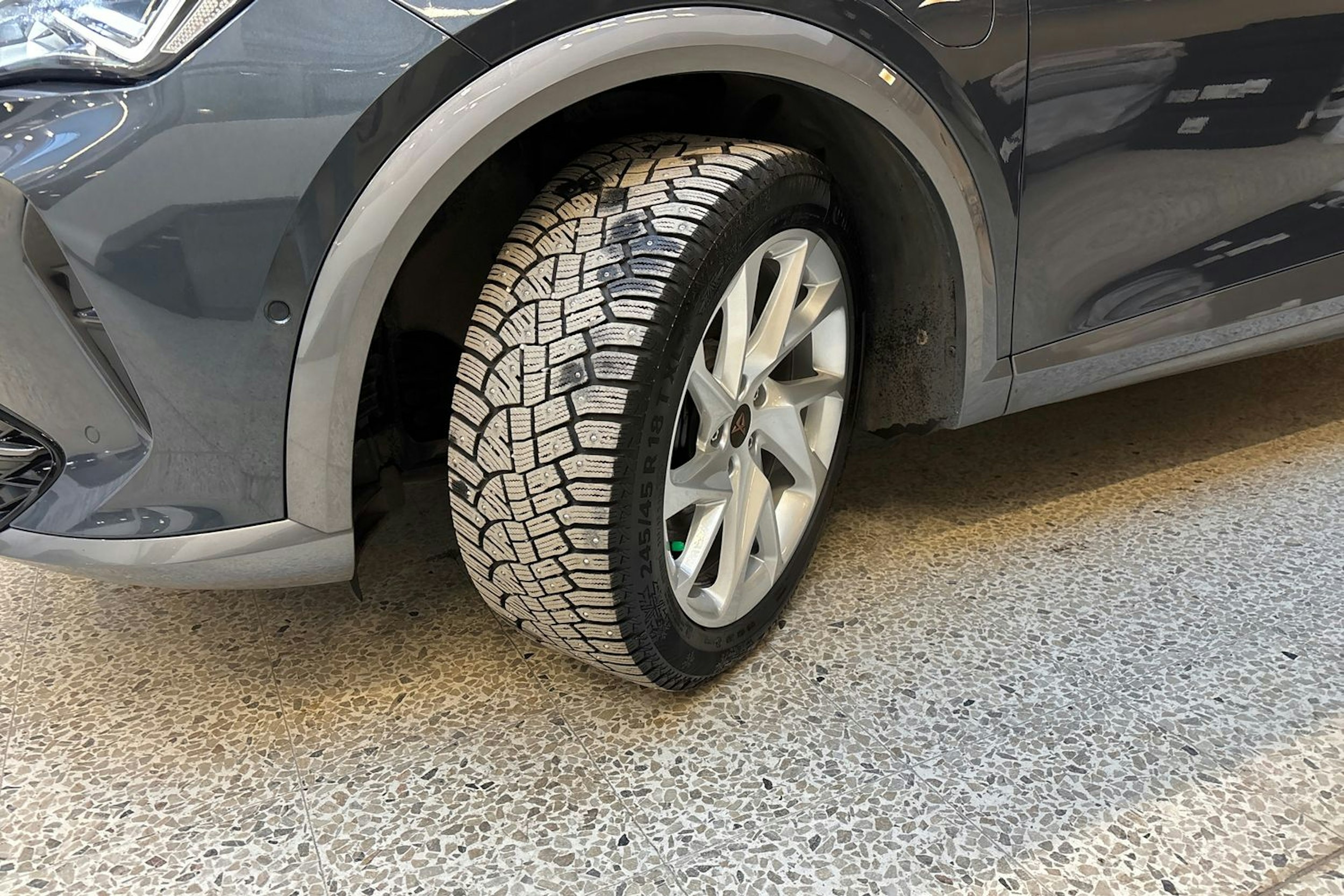 harmaa CUPRA Formentor 2022 kuva 10.