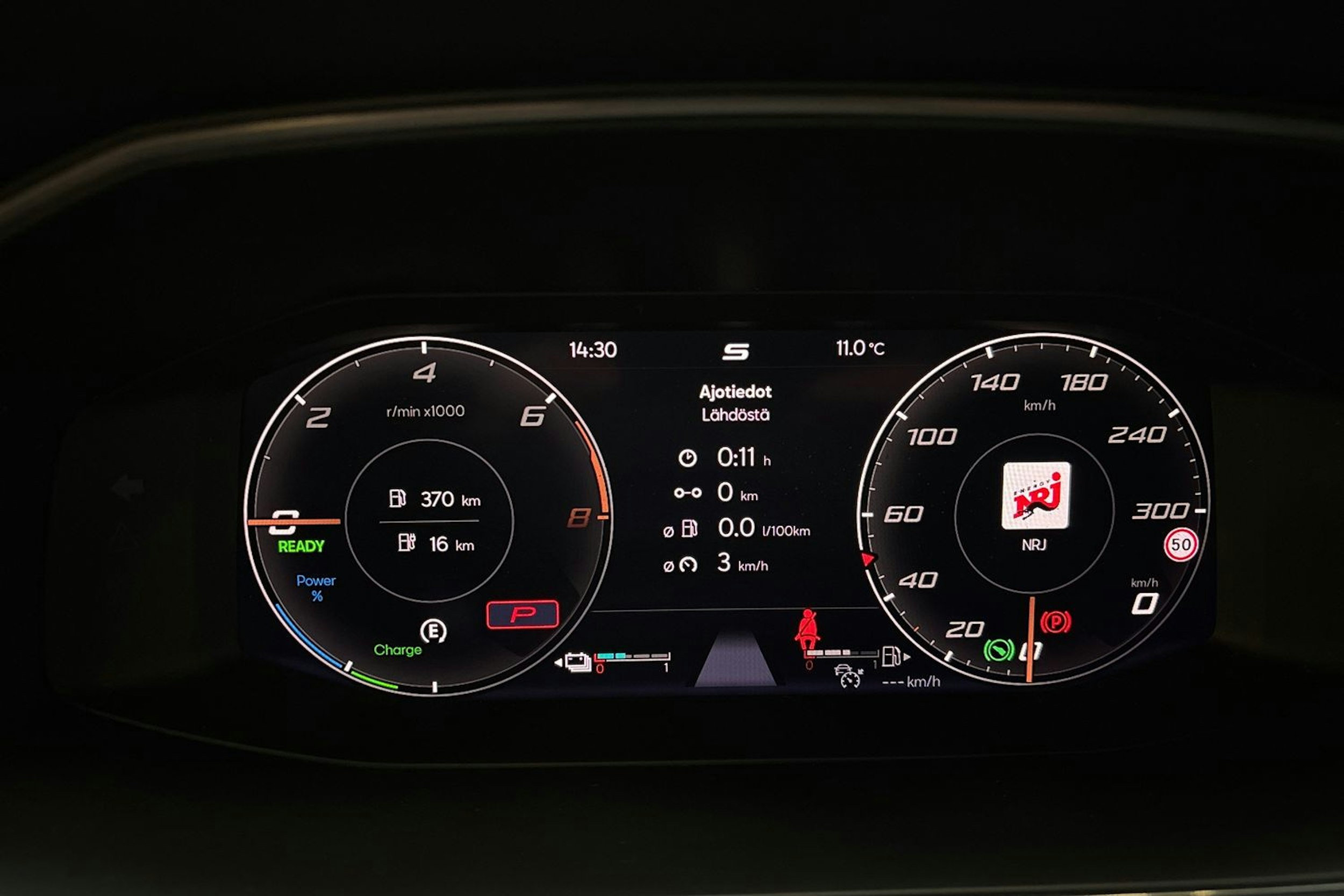 harmaa CUPRA Formentor 2022 kuva 12.