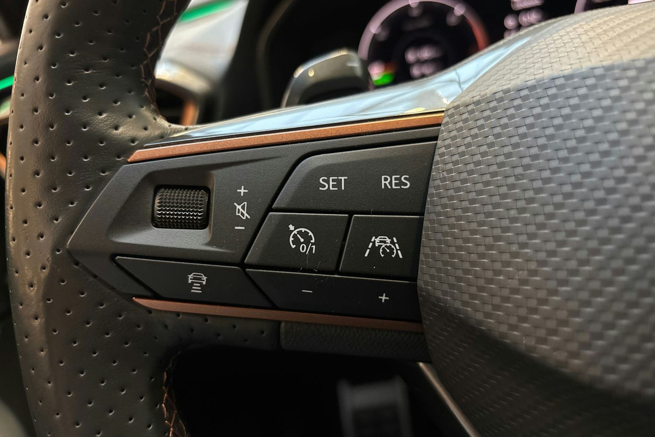 harmaa CUPRA Formentor 2022 kuva 15.