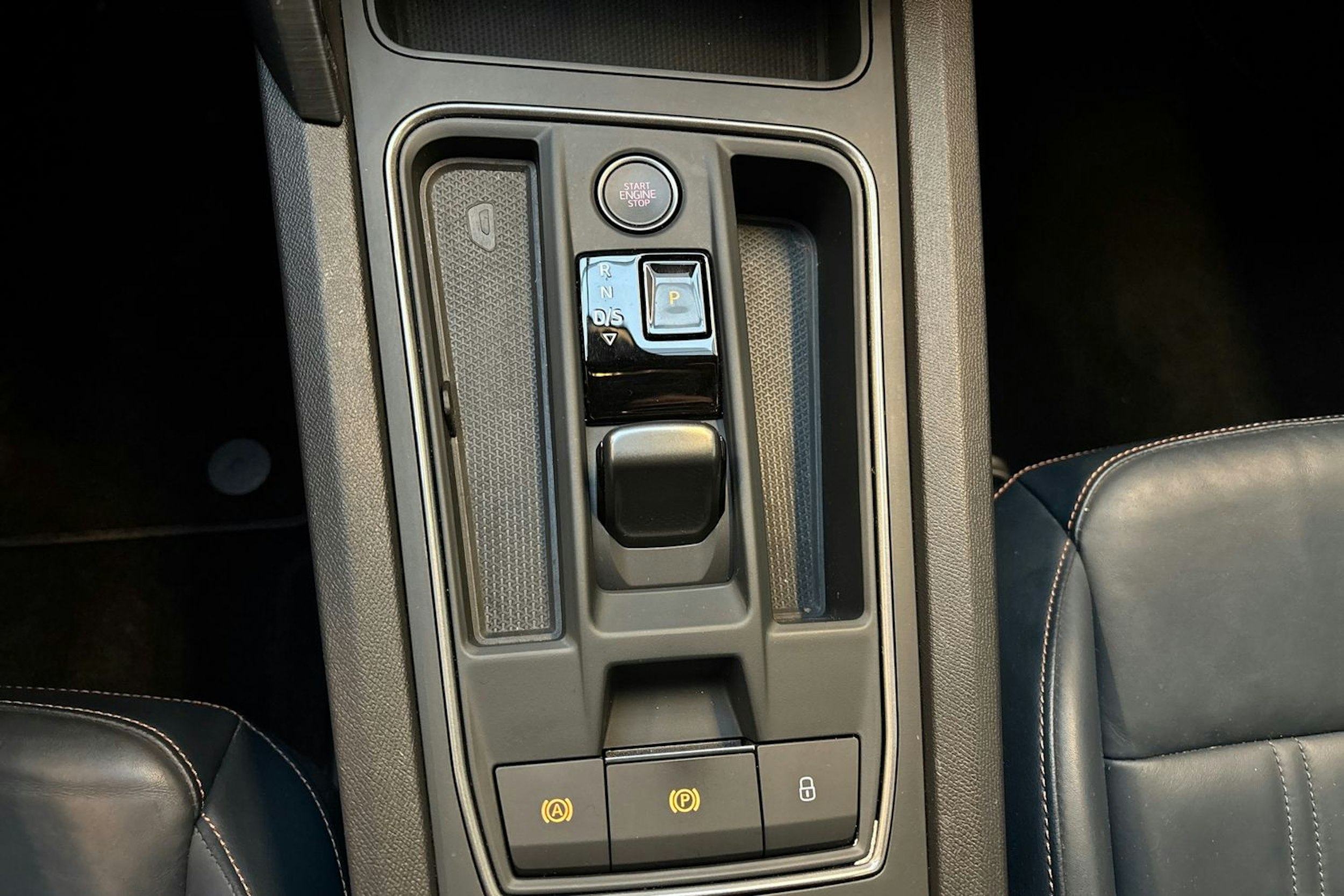 harmaa CUPRA Formentor 2022 kuva 17.