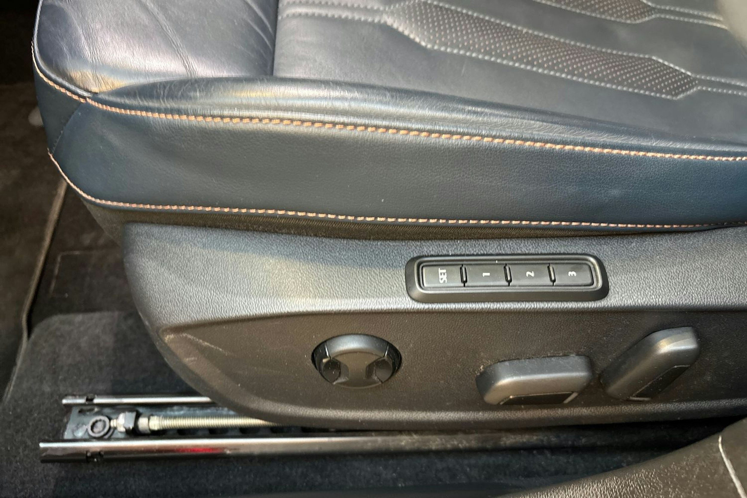 harmaa CUPRA Formentor 2022 kuva 20.