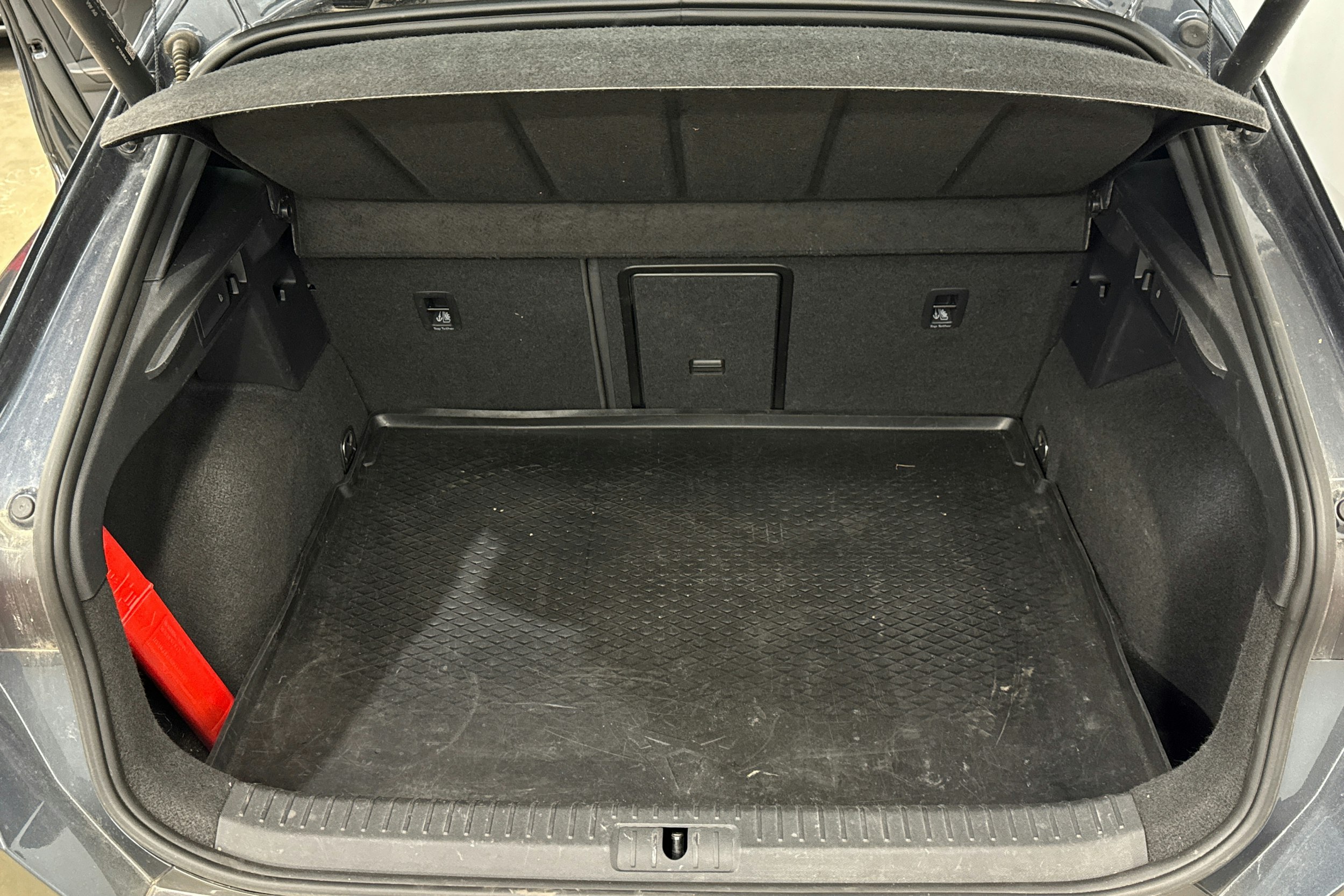 harmaa CUPRA Formentor 2022 kuva 26.