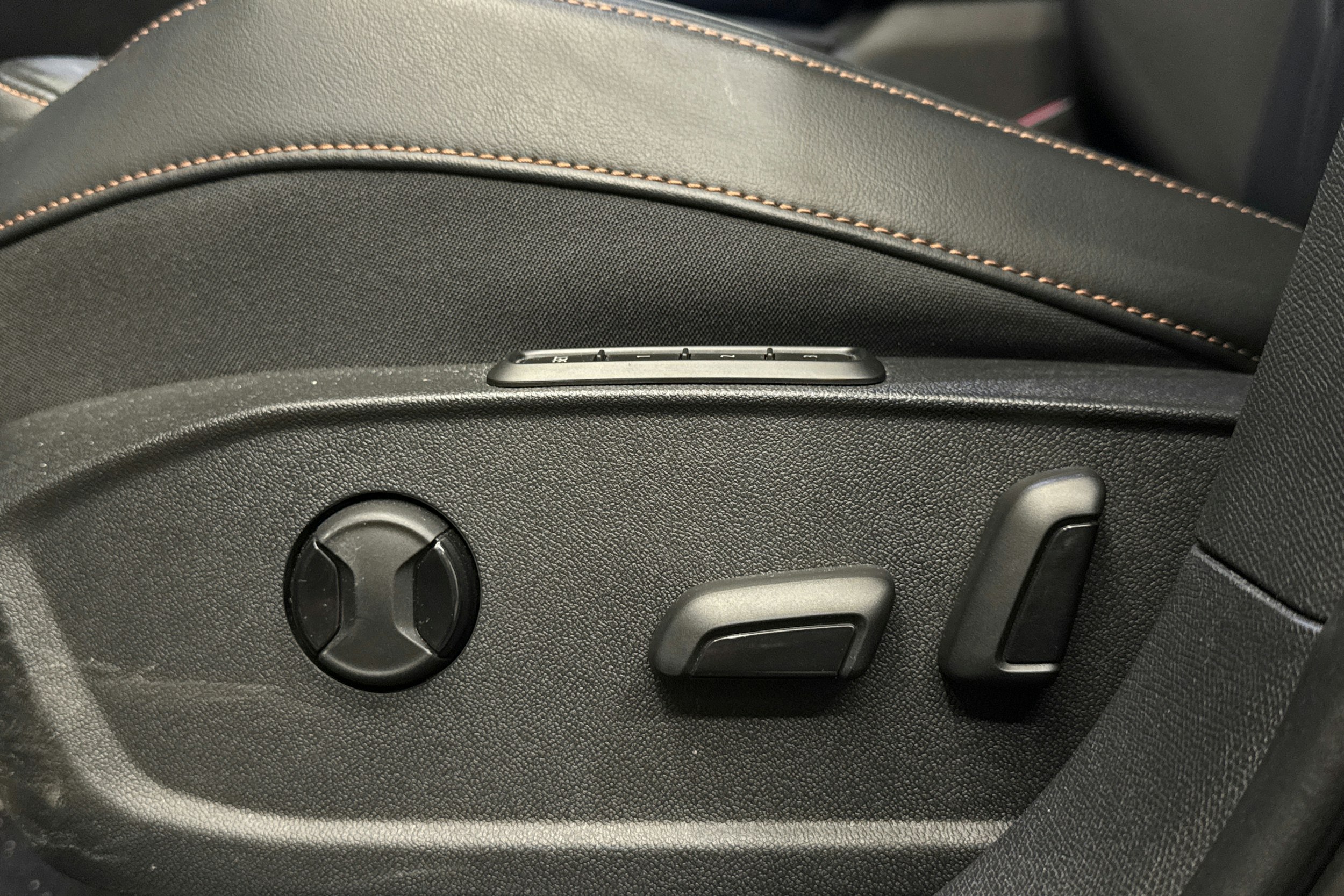 harmaa CUPRA Formentor 2022 kuva 29.