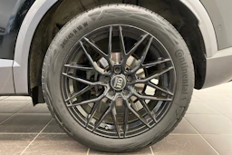 Musta CUPRA Formentor 2022 kuva 10.